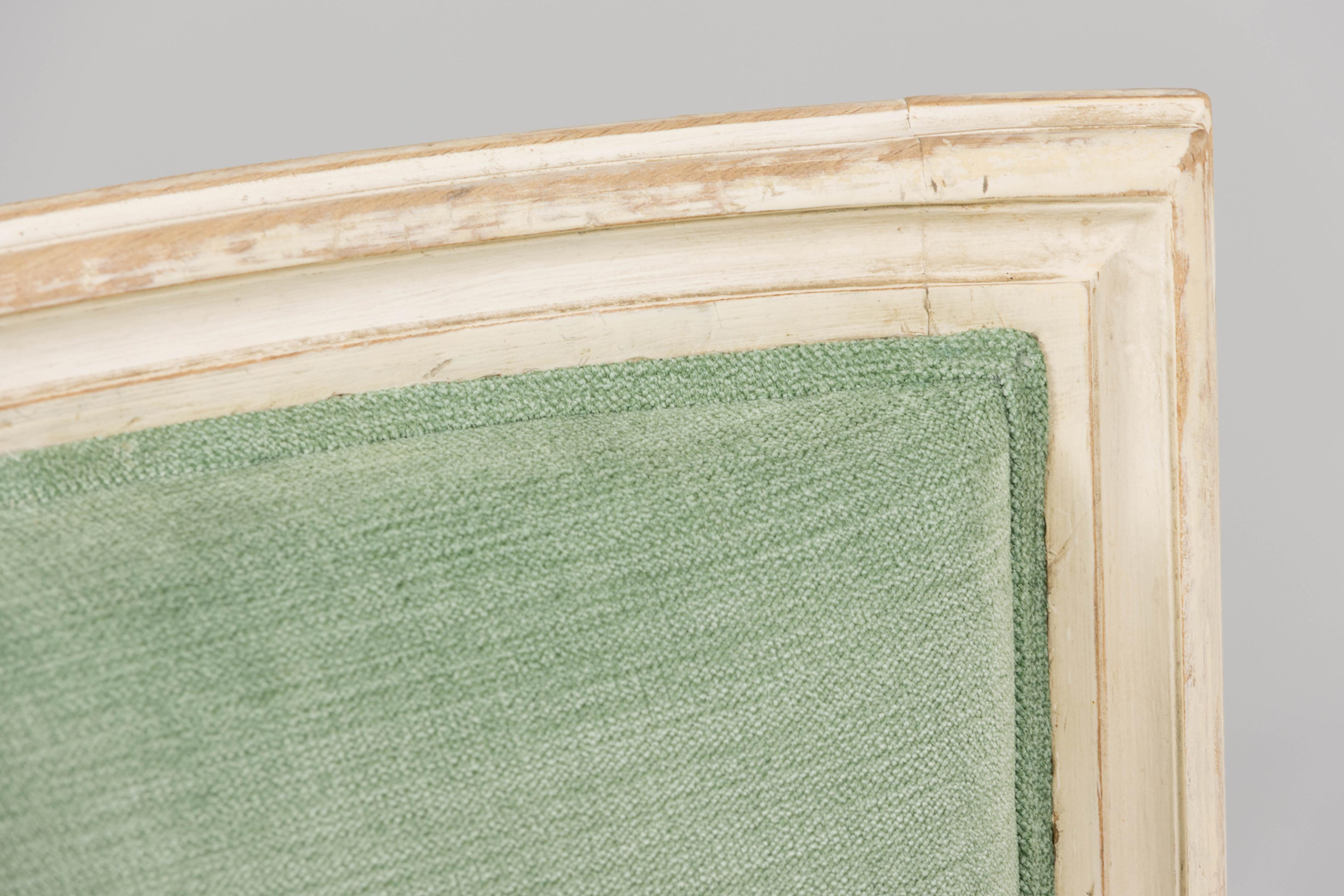Pareja de Sillones Franceses Antiguos Estilo Luis XVI Pintados en Verde Mar Francés en venta