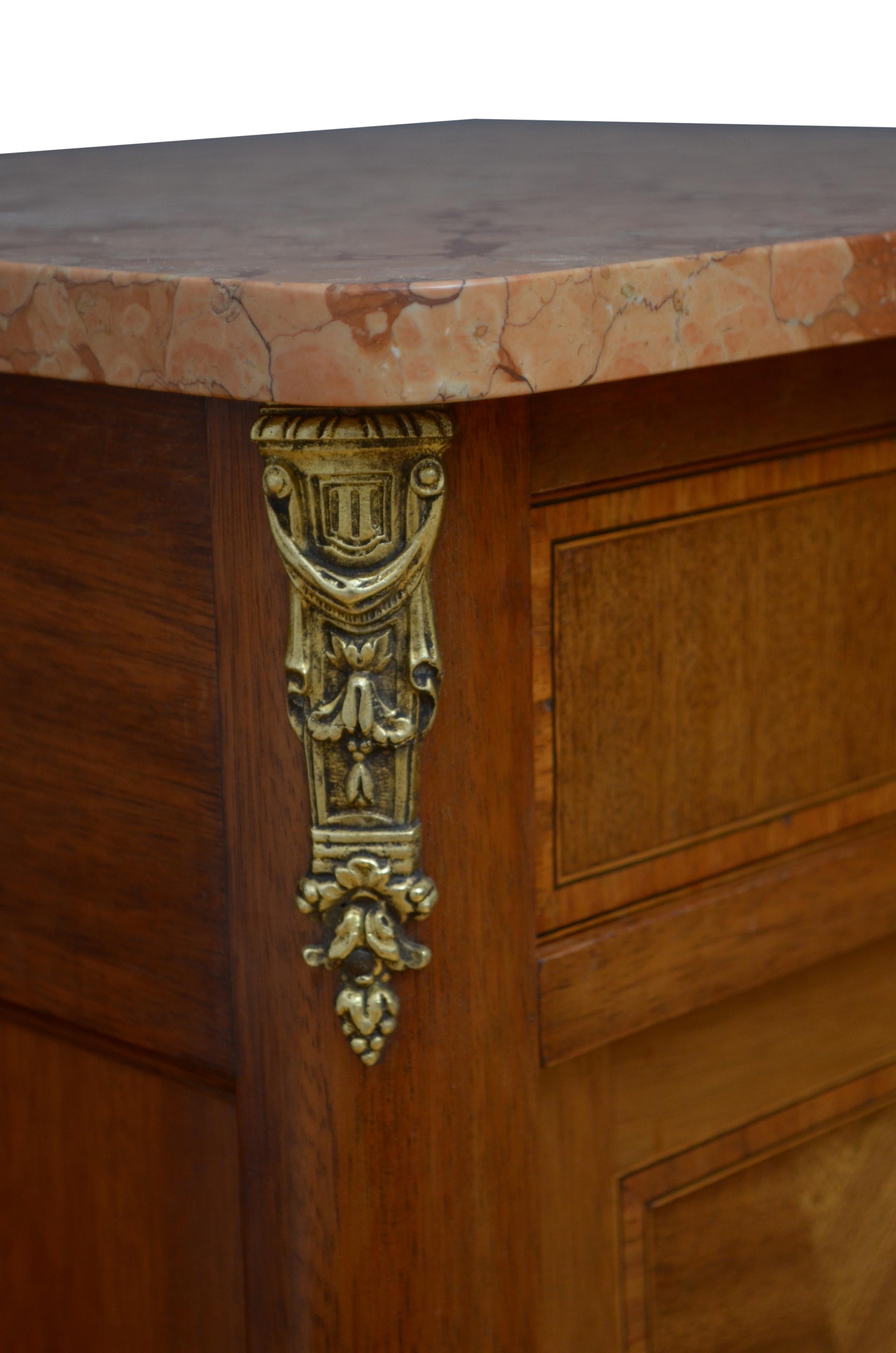 Paire de tables de chevet en acajou Antique French vers 1900 en vente 1