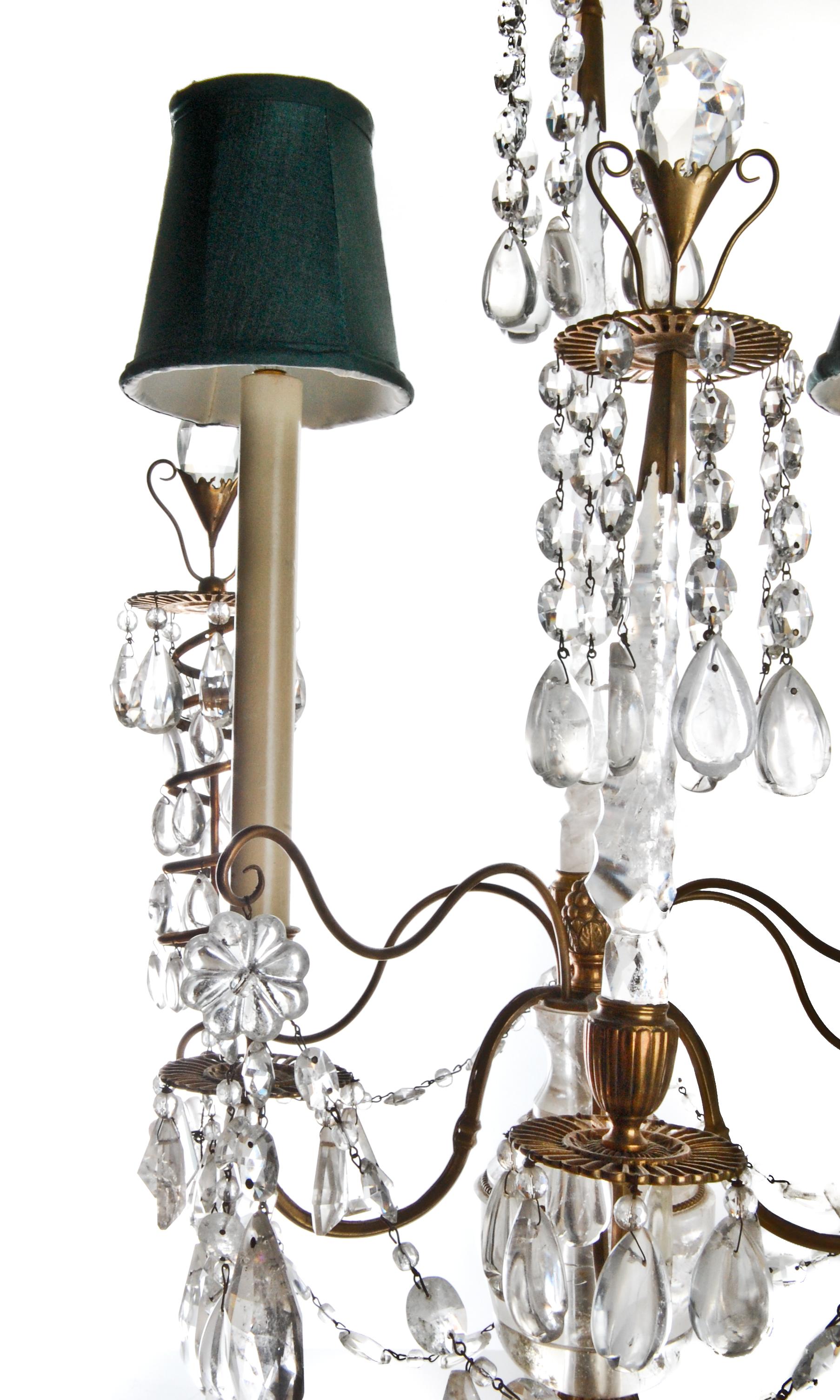 Francese Coppia di antichi candelabri neoclassici francesi in cristallo di rocca montati su bronzo dorato in vendita