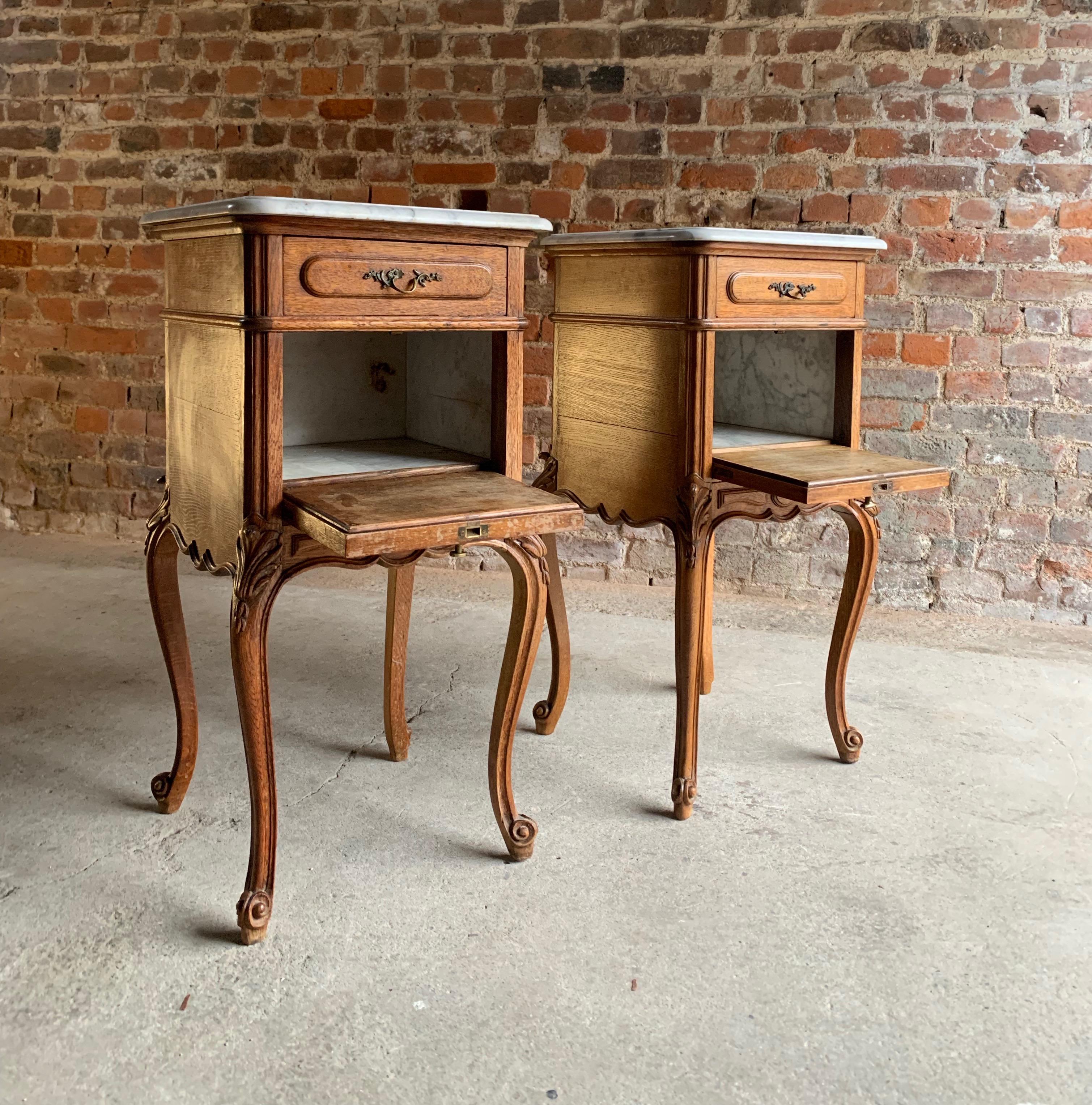 Paire de tables de nuit françaises anciennes Tables de chevet Marbre:: Victorien:: 1890 Bon état à Longdon, Tewkesbury