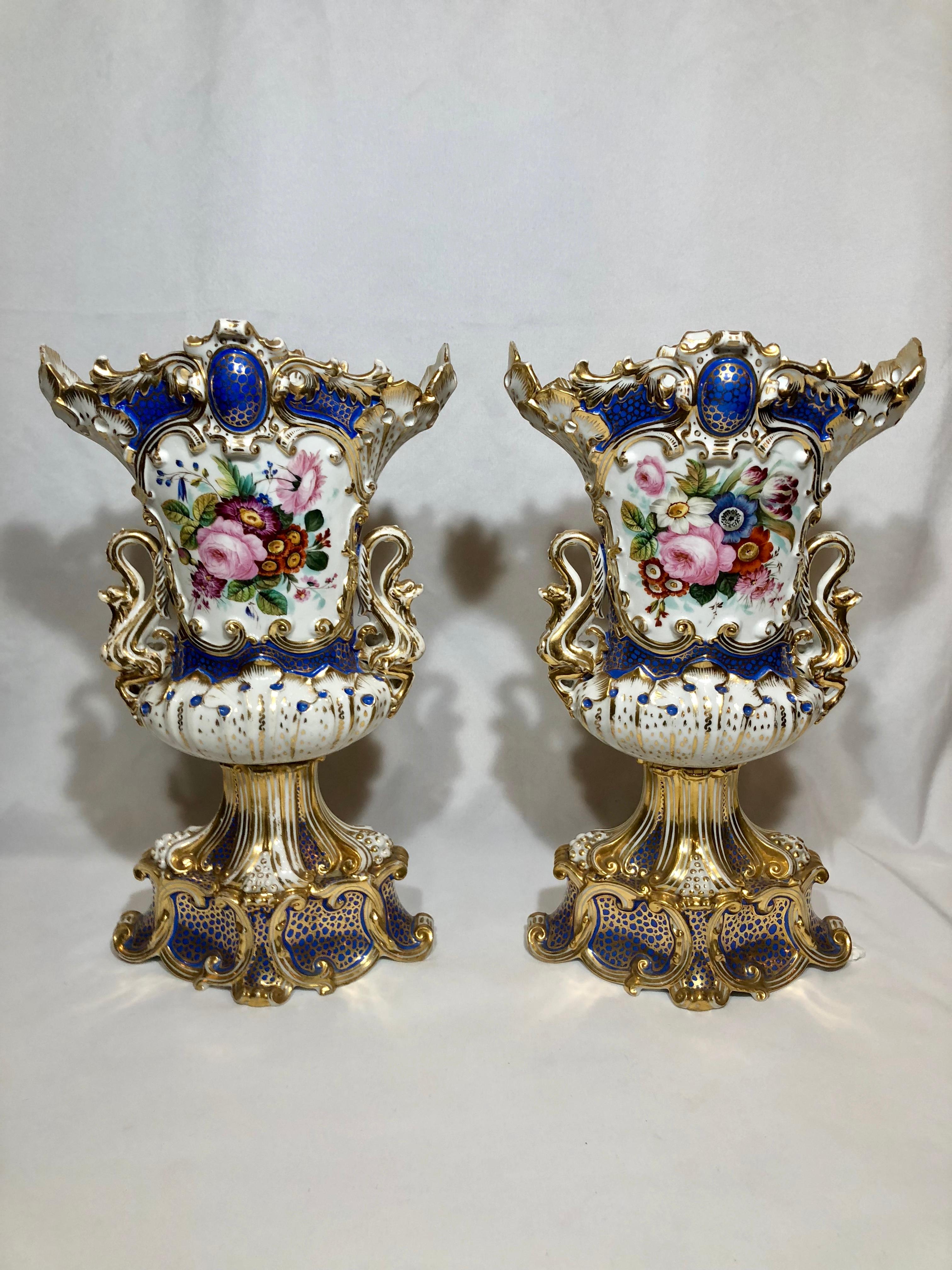Pair of Antique French Old Paris Hand-Painted Vases In Good Condition In New Orleans, LA