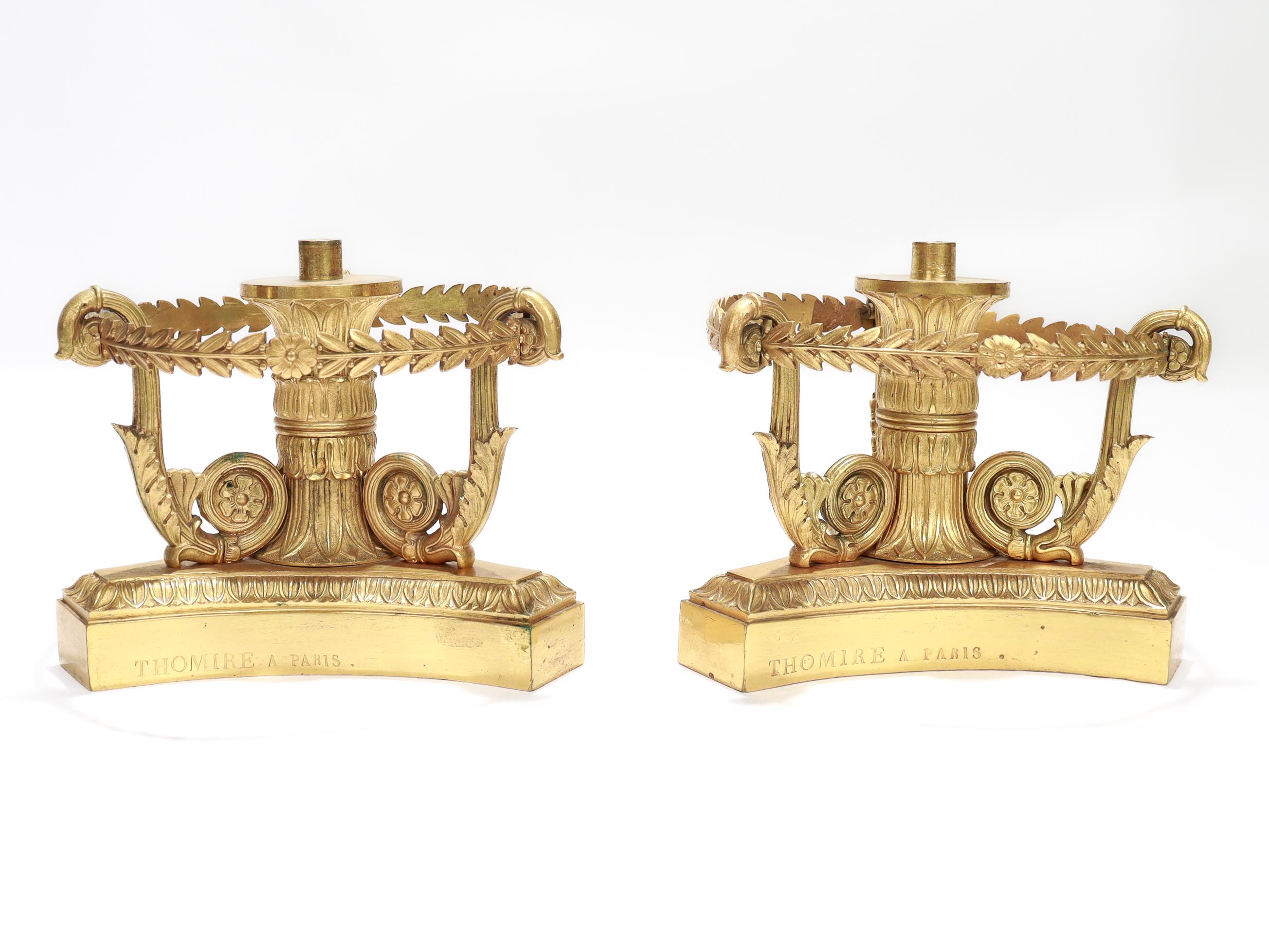 Paire de bases d'étagères anciennes en bronze doré par Thomire Bon état - En vente à Philadelphia, PA