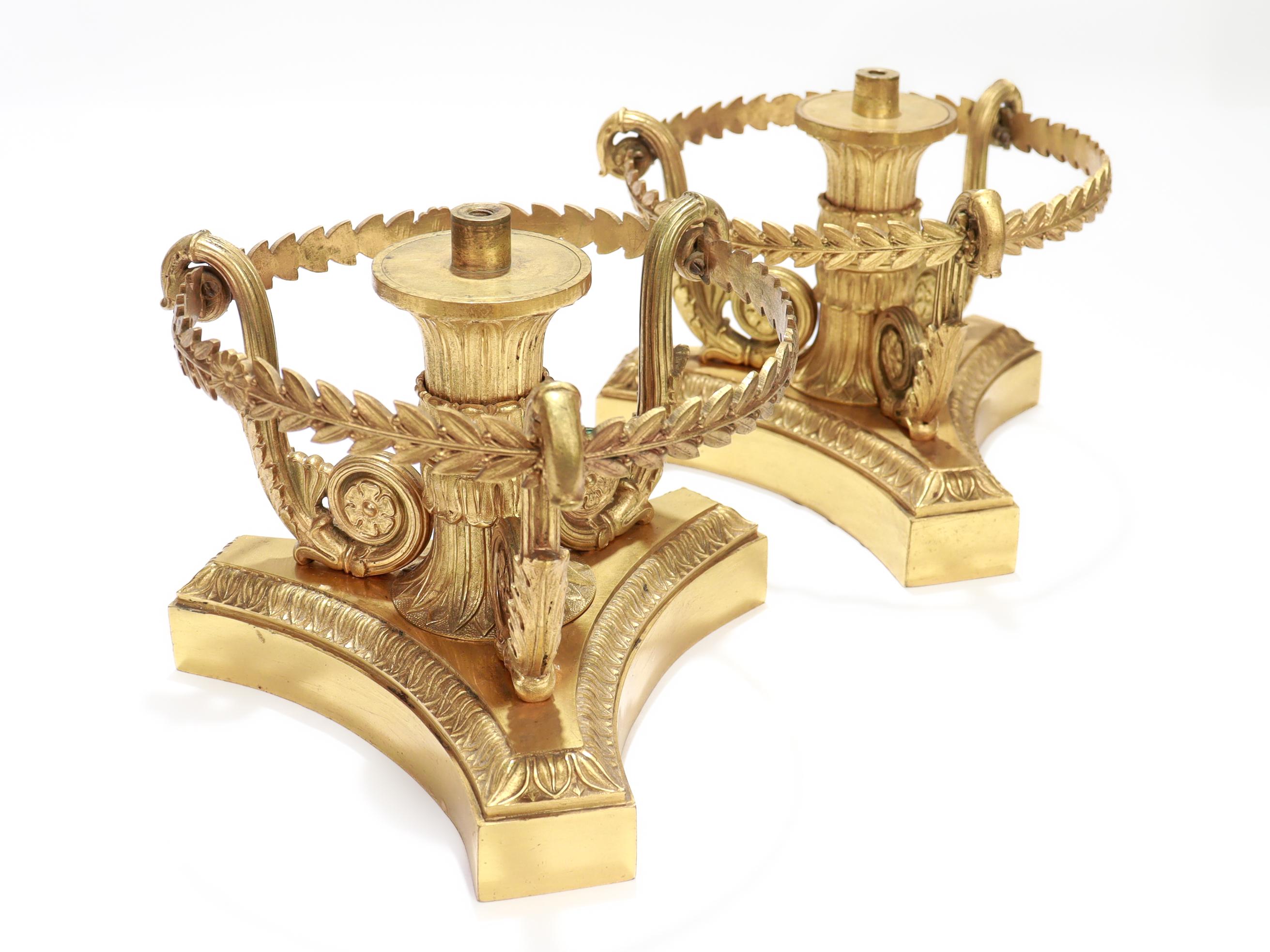 Bronze Paire de bases d'étagères anciennes en bronze doré par Thomire en vente