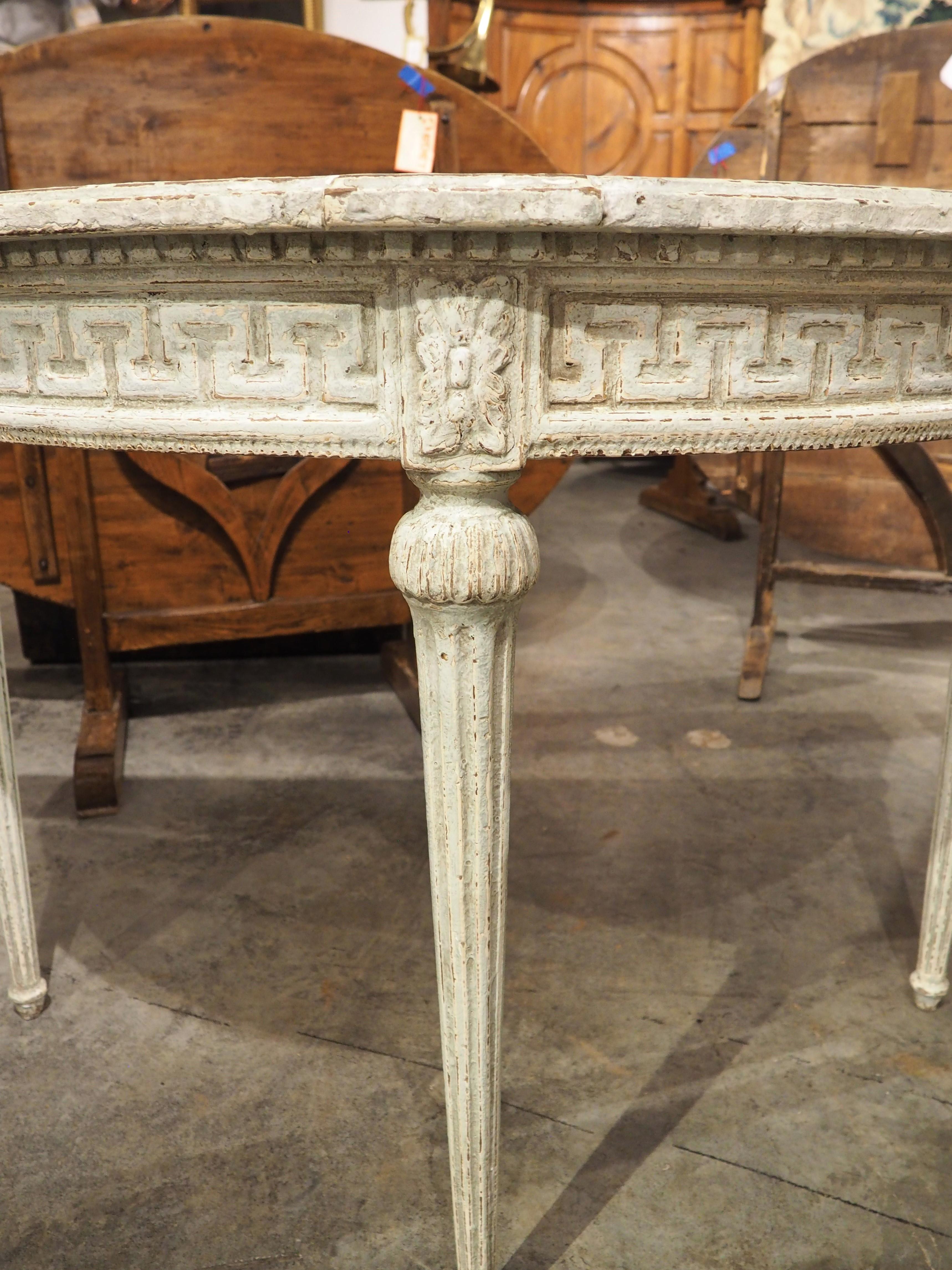 Coppia di antiche console francesi in quercia dipinta in stile Luigi XVI a chiave greca, C.I.C. 1880 in vendita 3