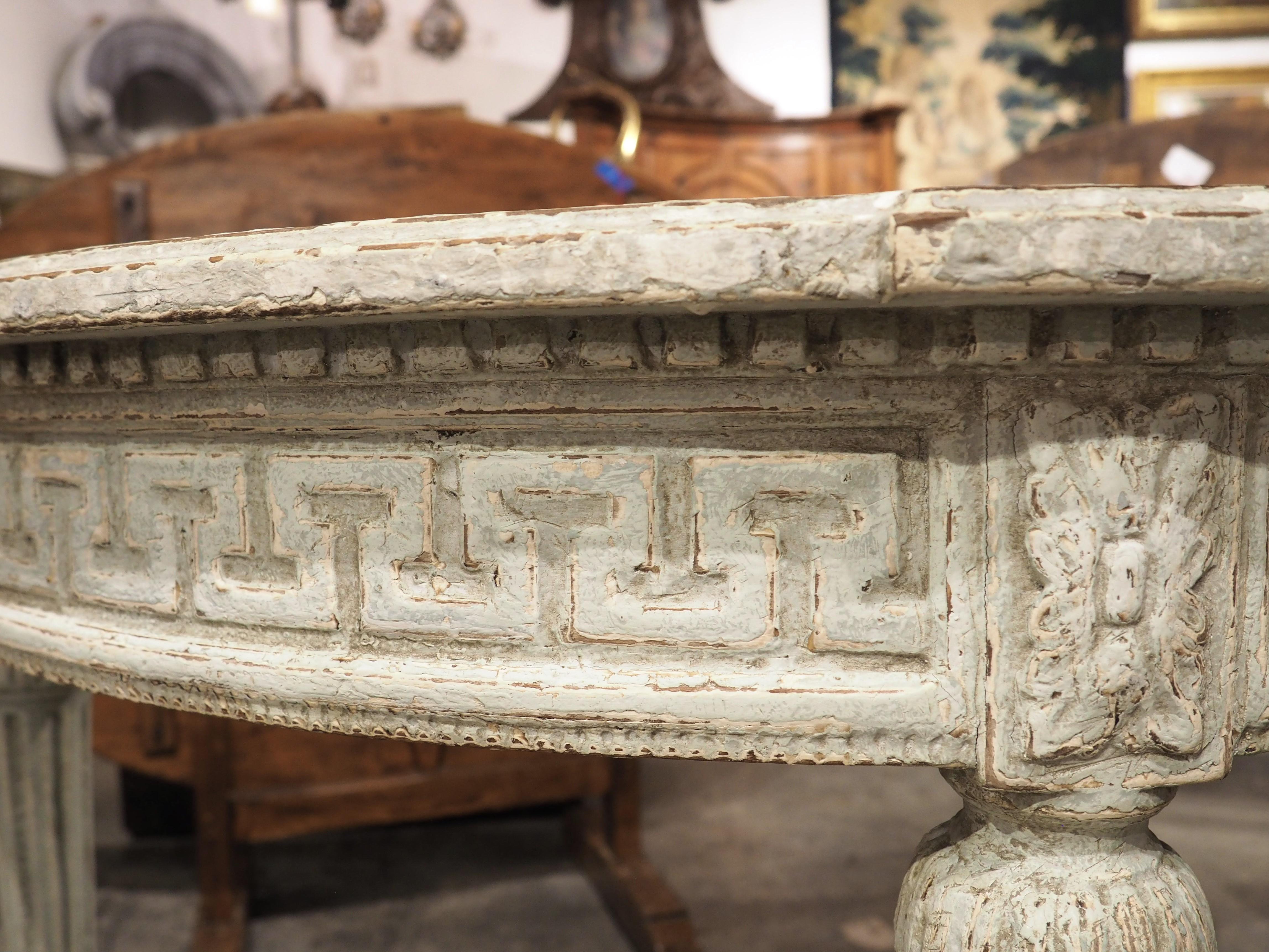 Coppia di antiche console francesi in quercia dipinta in stile Luigi XVI a chiave greca, C.I.C. 1880 in vendita 4