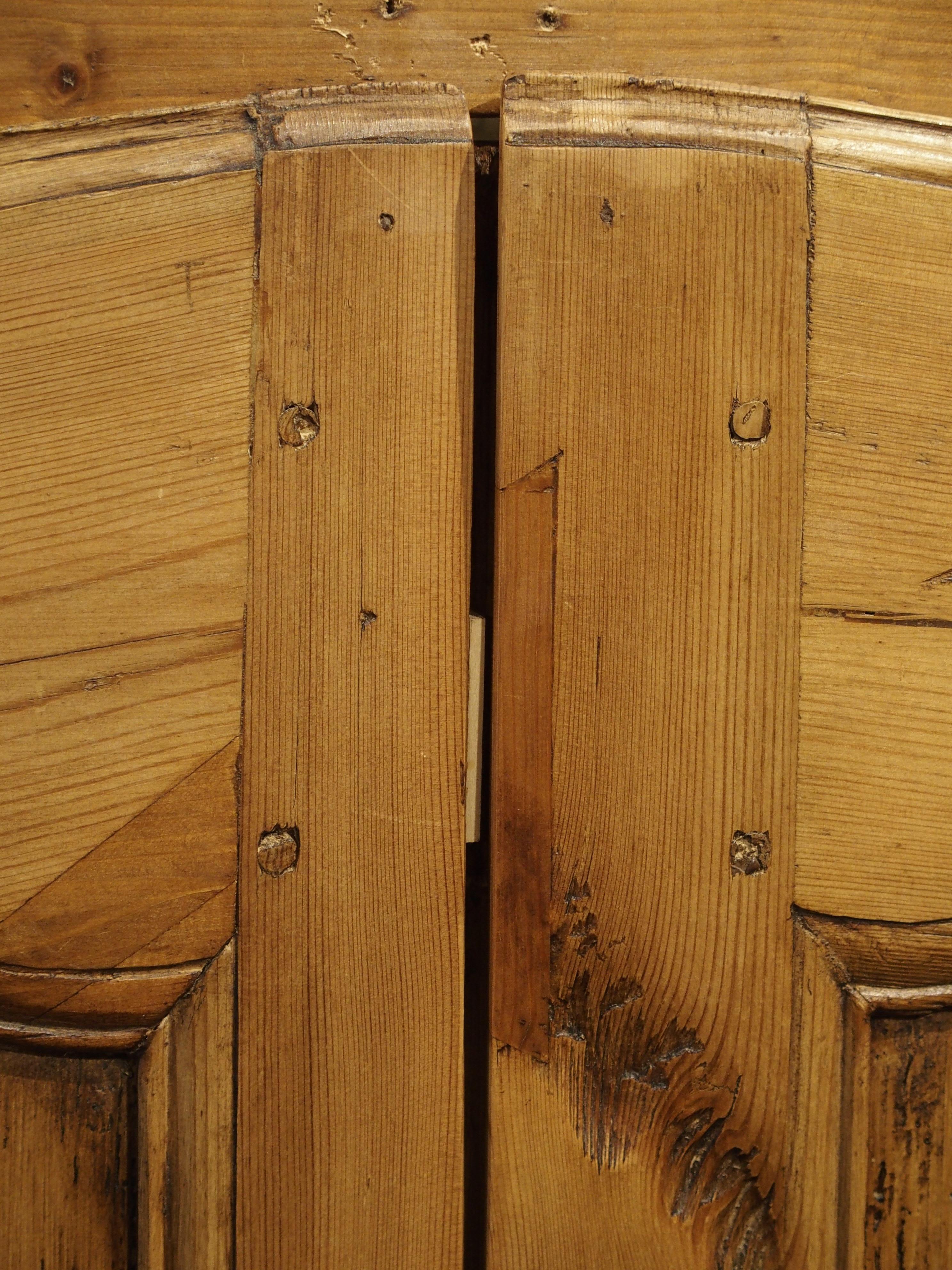 Pair of Antique French Pine Cabinet Doors, 19th Century In Good Condition In Dallas, TX