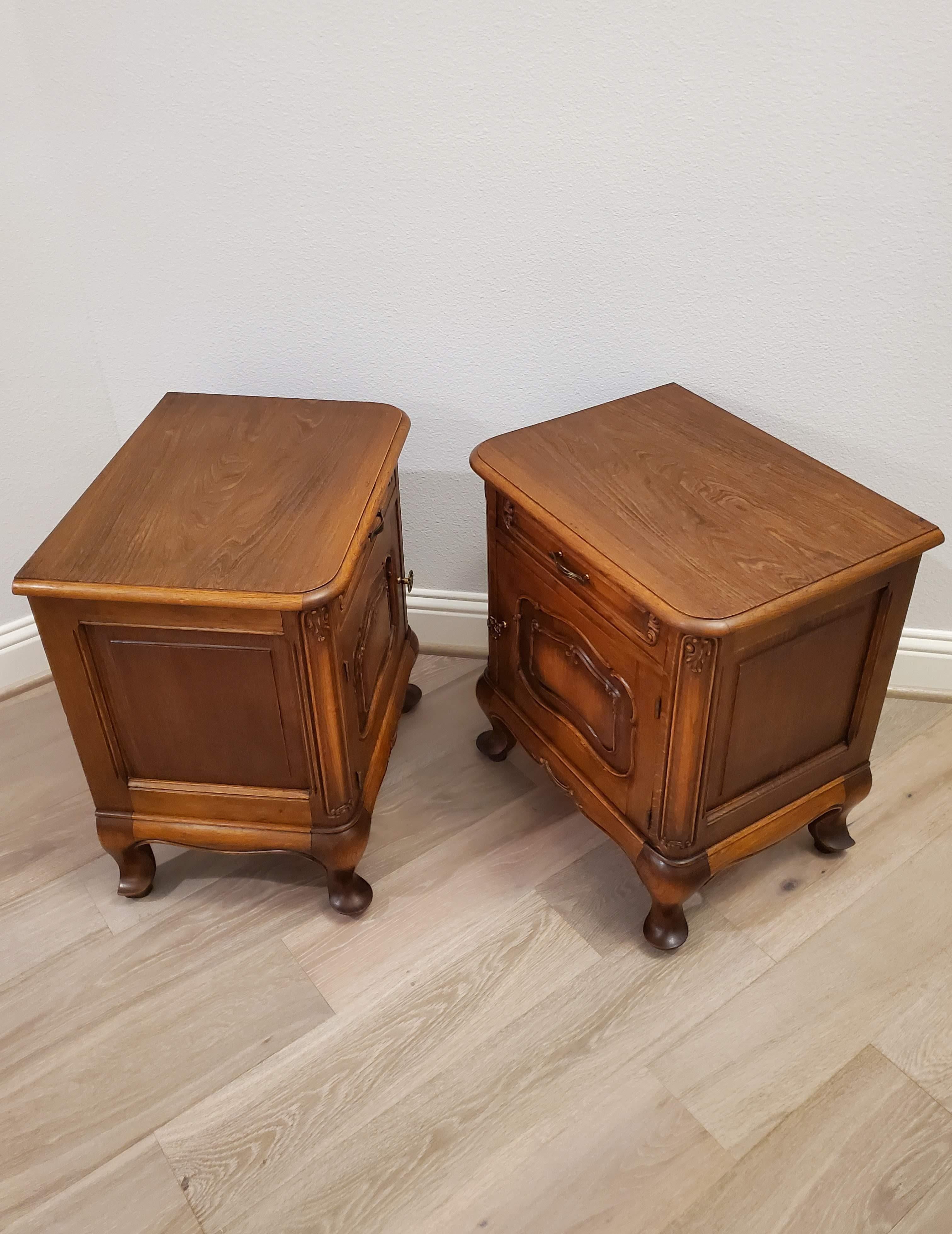 Pair of Antique French Provincial Figured Bedside Cabinets 10