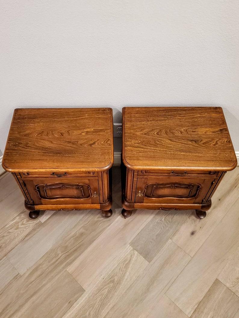 Pair of Antique French Provincial Figured Bedside Cabinets In Good Condition In Forney, TX