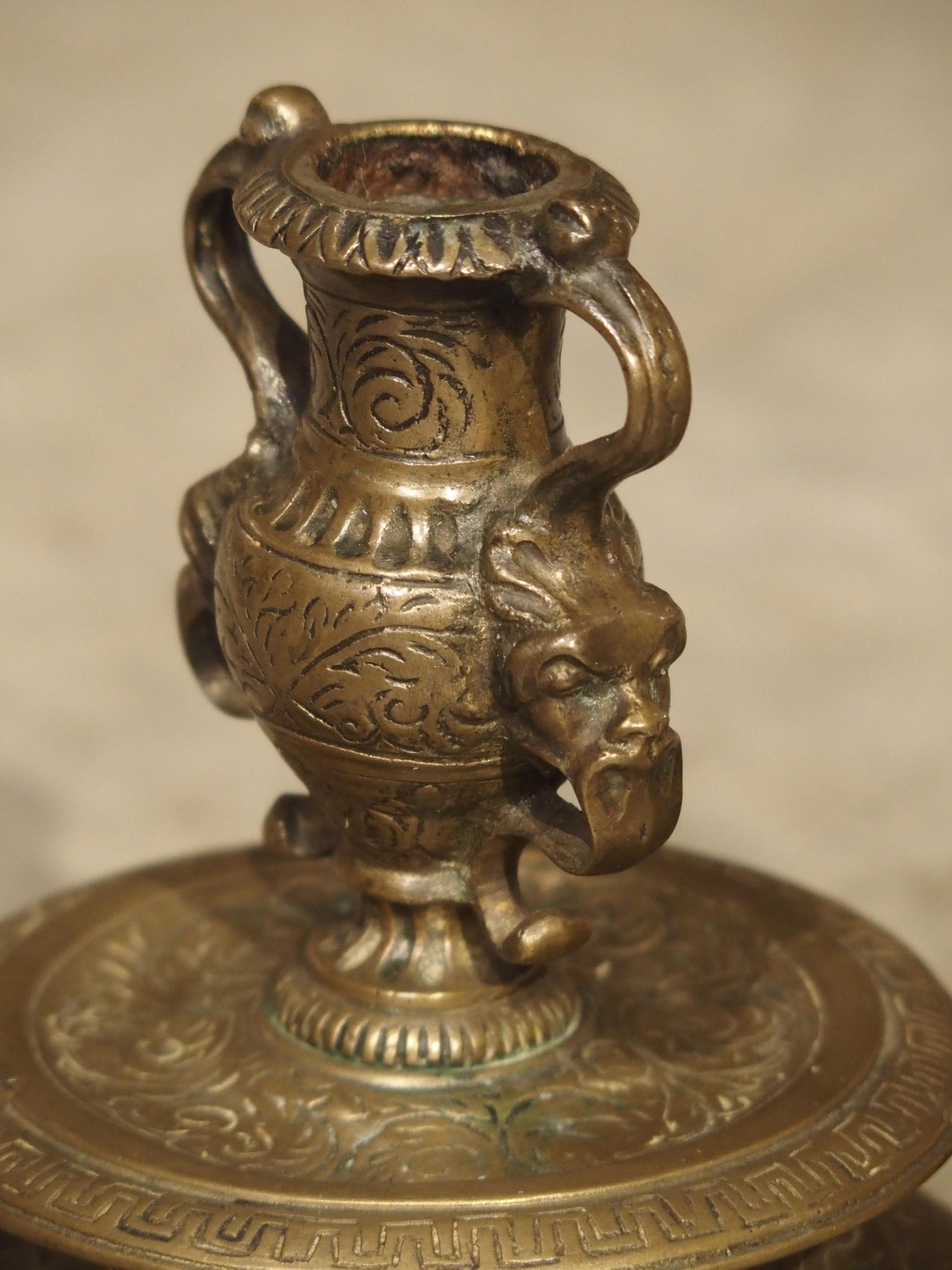 Paire de chandeliers anciens en bronze de style French Renaissance, 19e siècle en vente 1