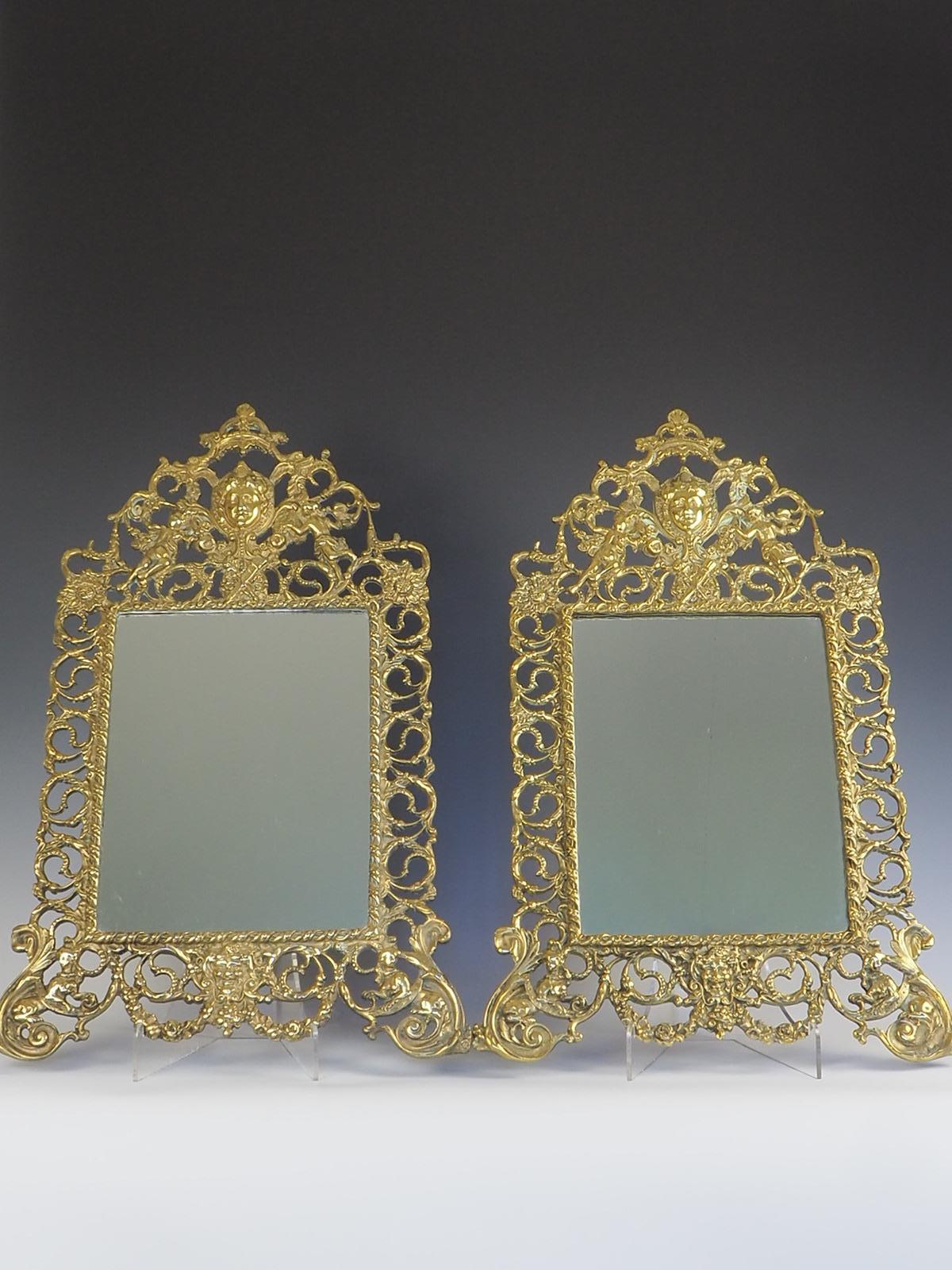 
Paire de miroirs muraux rococo français anciens en laiton