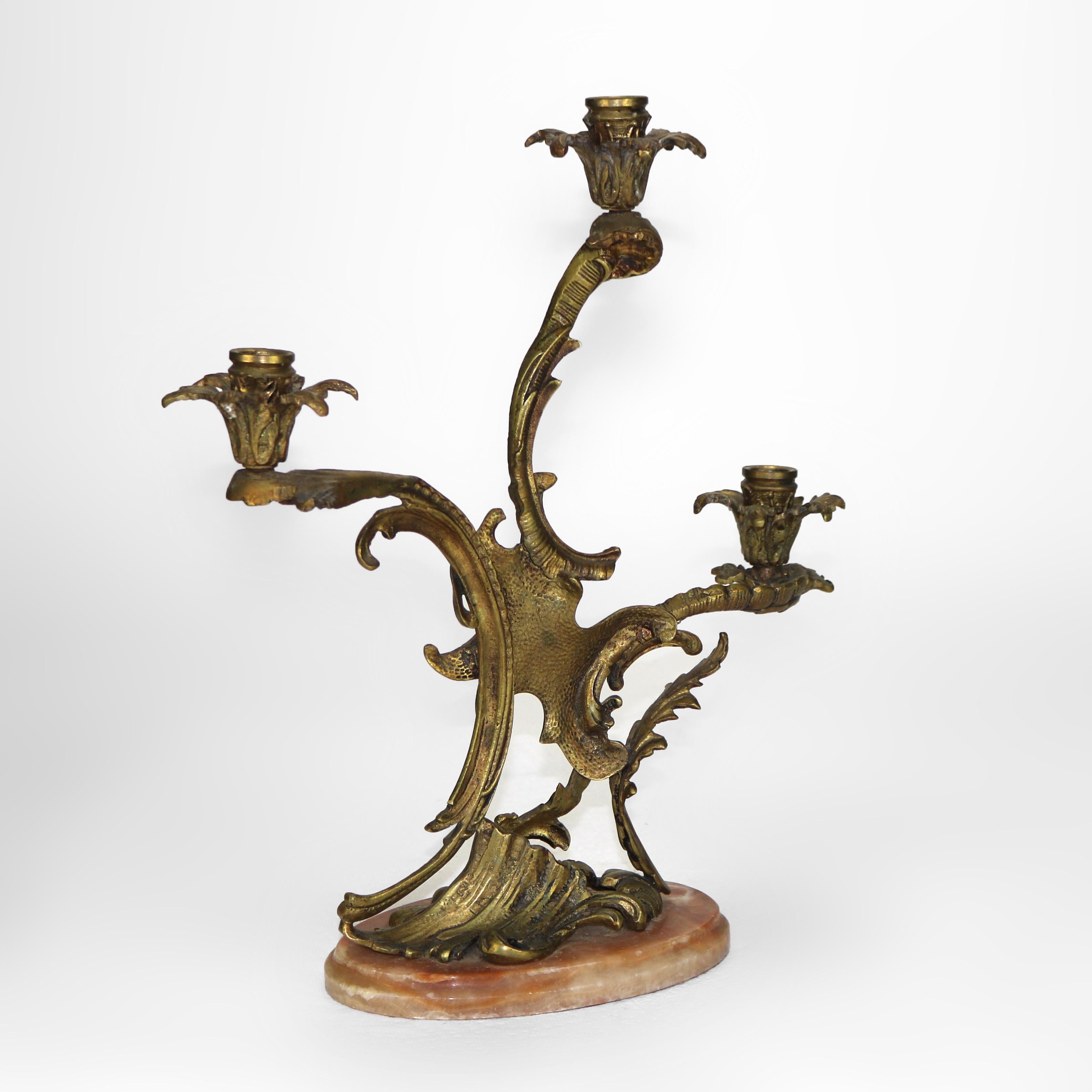 Coppia di candelabri rococò francesi in bronzo con base in marmo C1890 in vendita 4