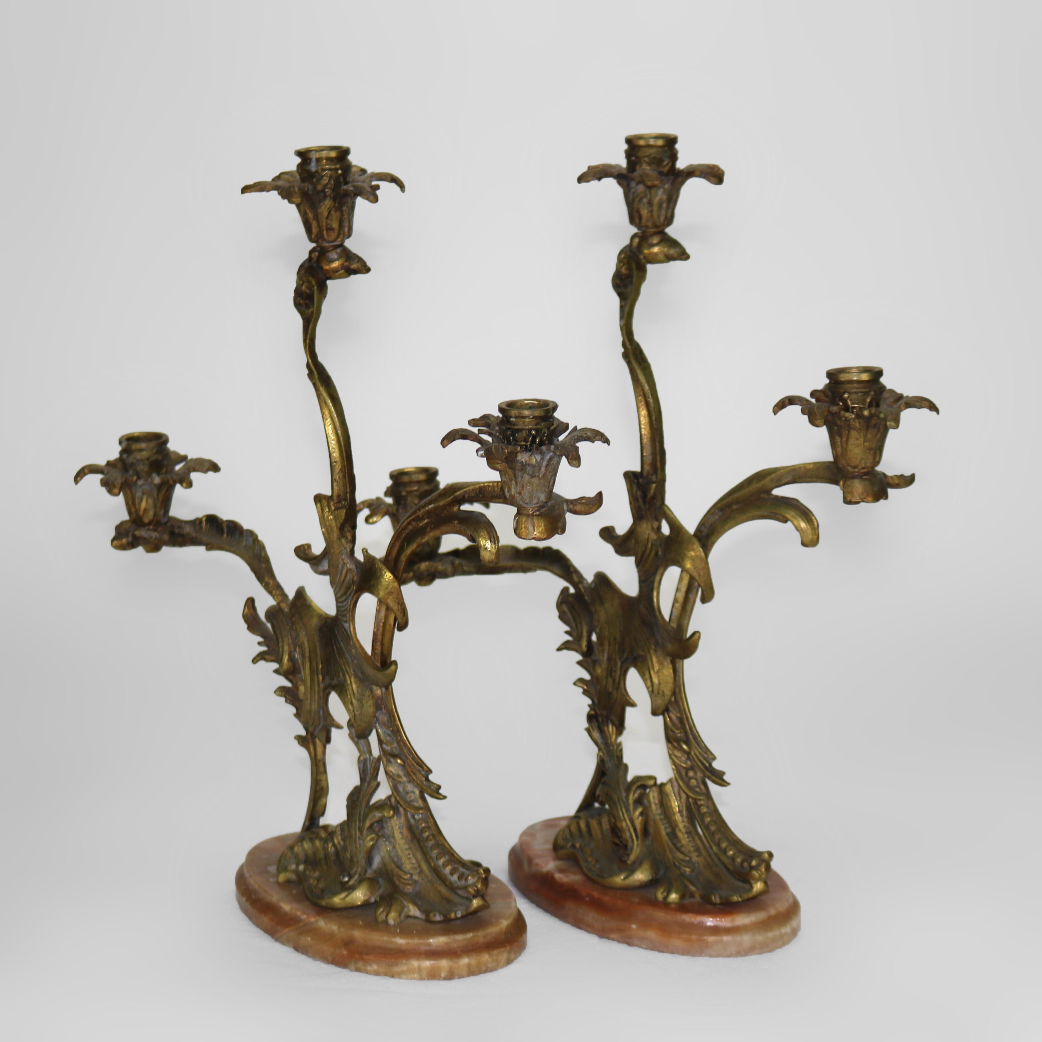 Coppia di candelabri rococò francesi in bronzo con base in marmo C1890 in vendita 6