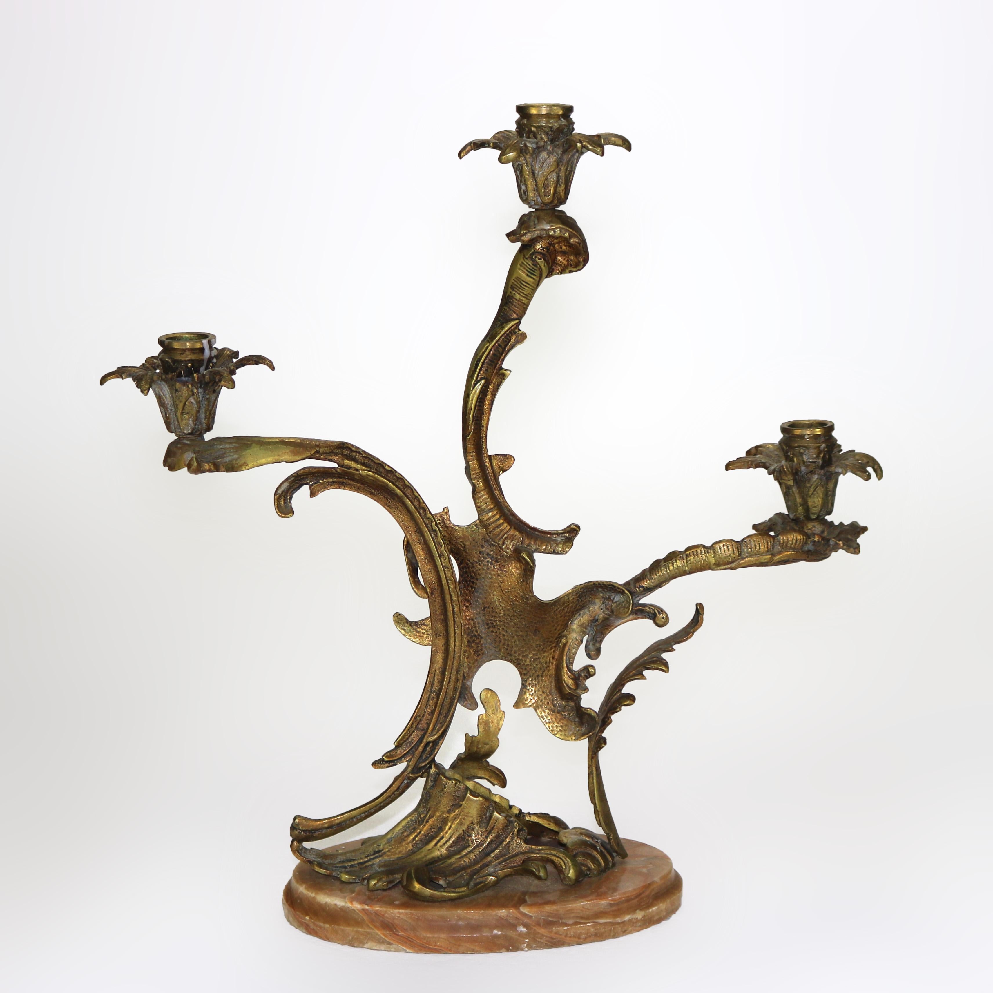 Coppia di candelabri rococò francesi in bronzo con base in marmo C1890 in vendita 3