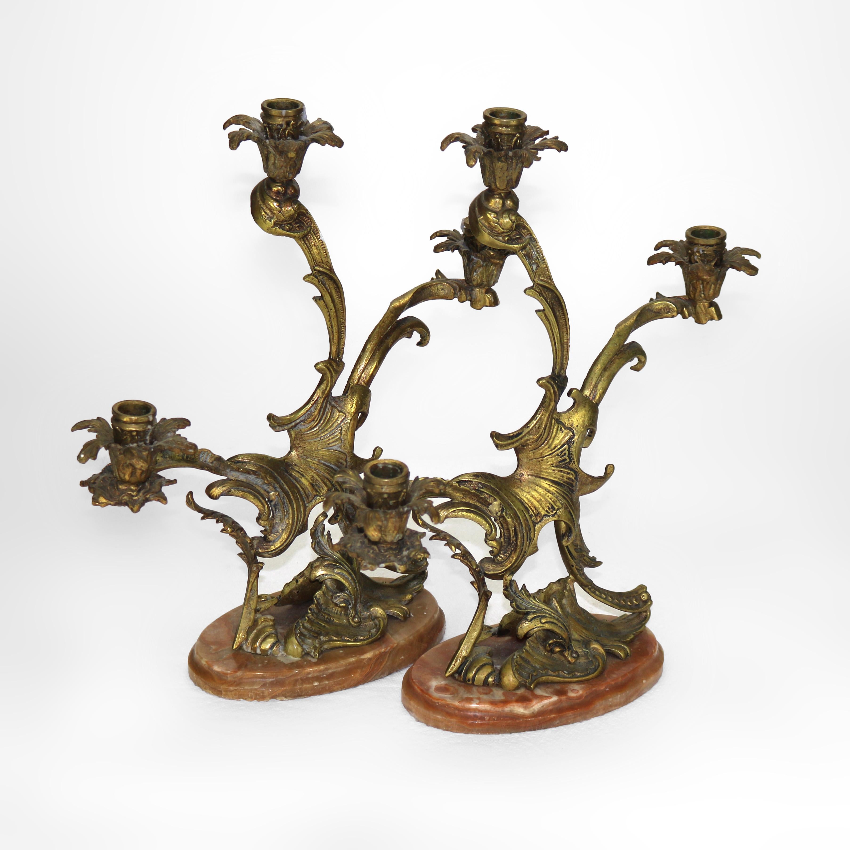 Paire d'anciens candélabres rococo français en bronze avec bases en marbre, vers 1890