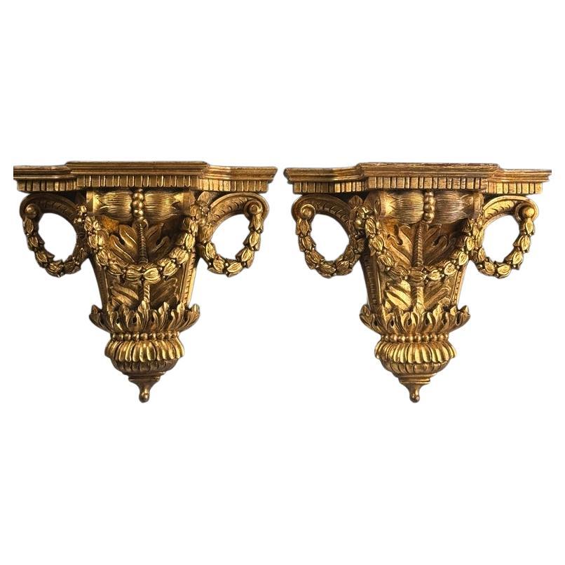 Coppia di mensole da parete in legno dorato in stile French Rococo