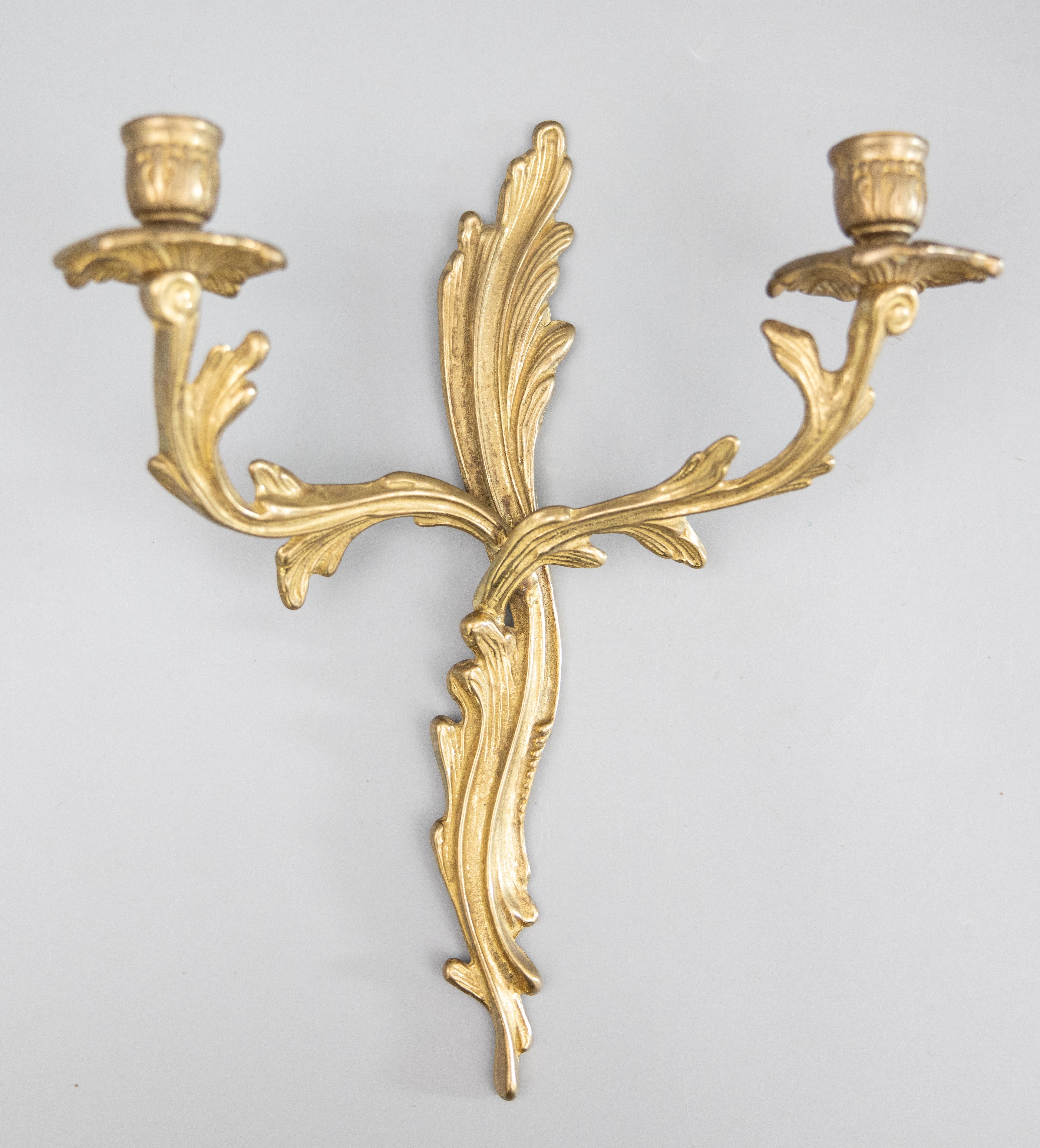 Pair of Antique French Rococo Style Gilt Brass Candelabras Wall Candle Sconces In Good Condition For Sale In Pearland, TX