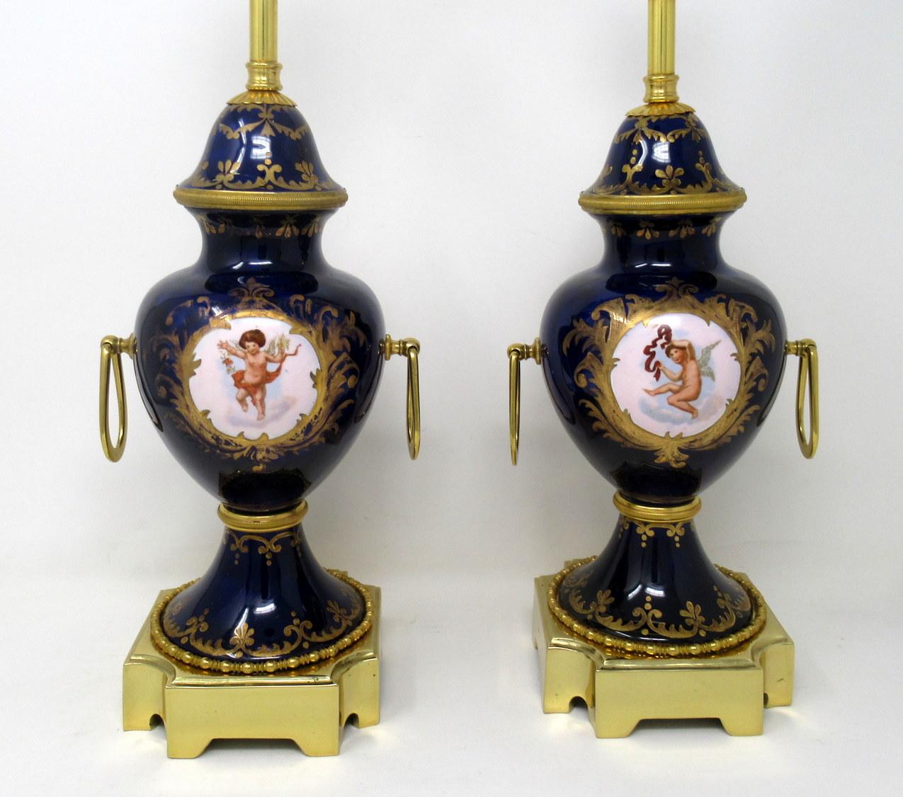 19th Century Pair of Antique French Sèvres Porcelain Ormolu Gilt Bronze Table Urn Lamps 