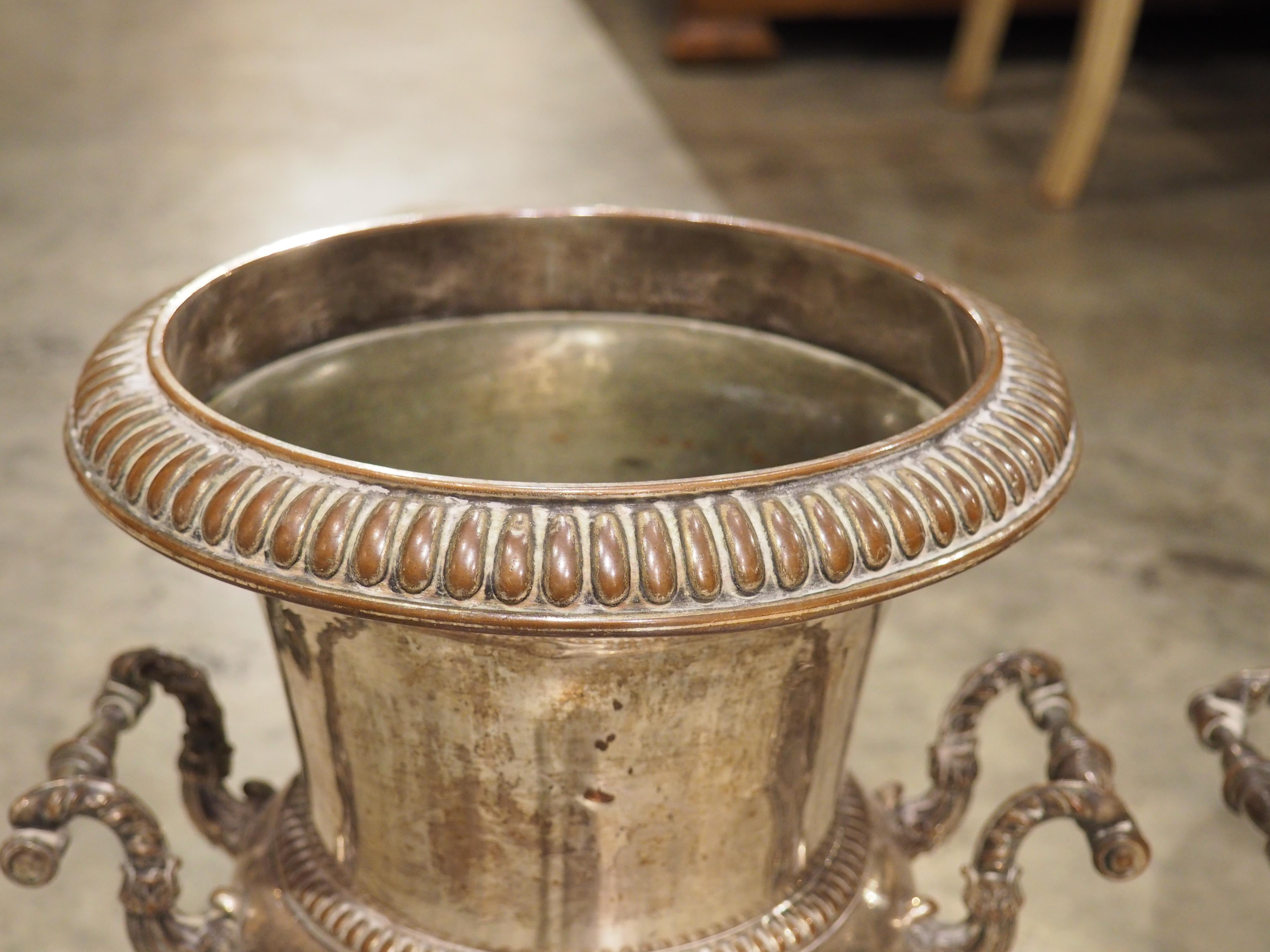 Argentato Coppia di secchielli da champagne francesi placcati in argento, Parigi, XIX secolo in vendita