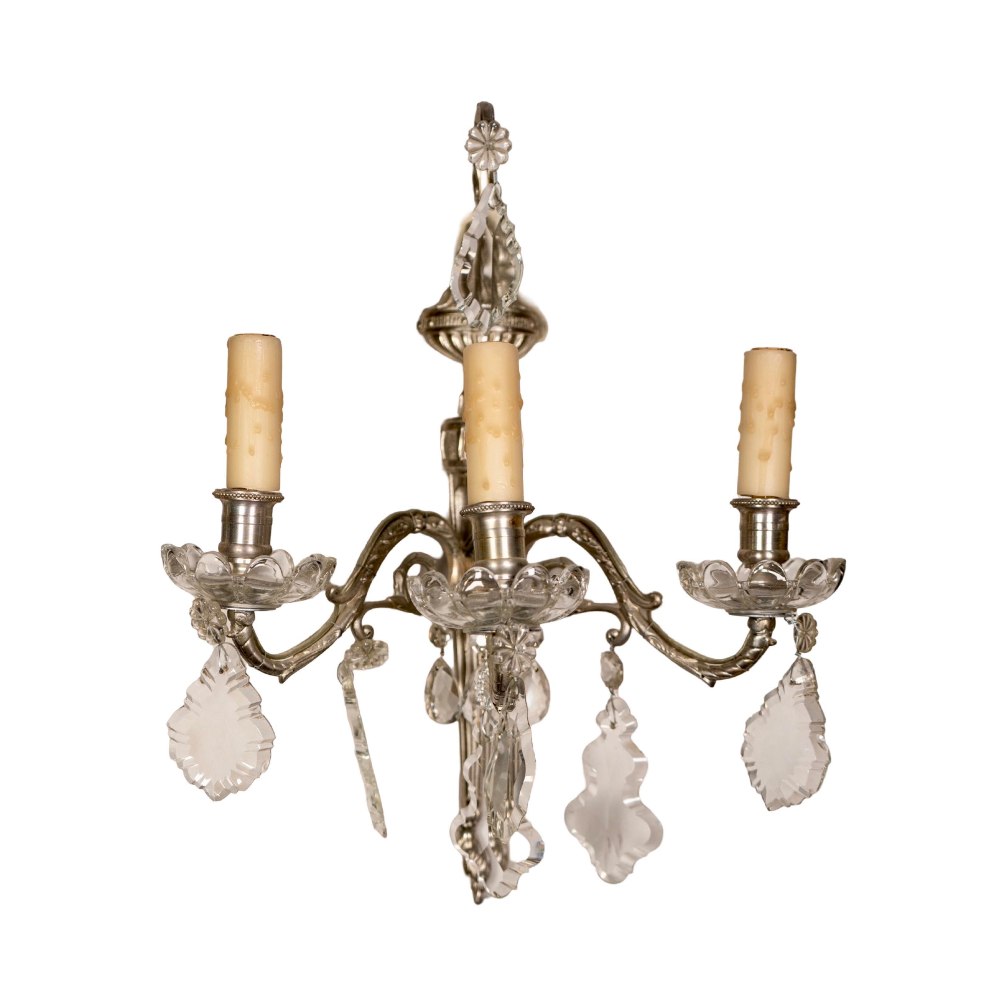 Bronzo Coppia di antiche lampade da parete in argento francesi in vendita