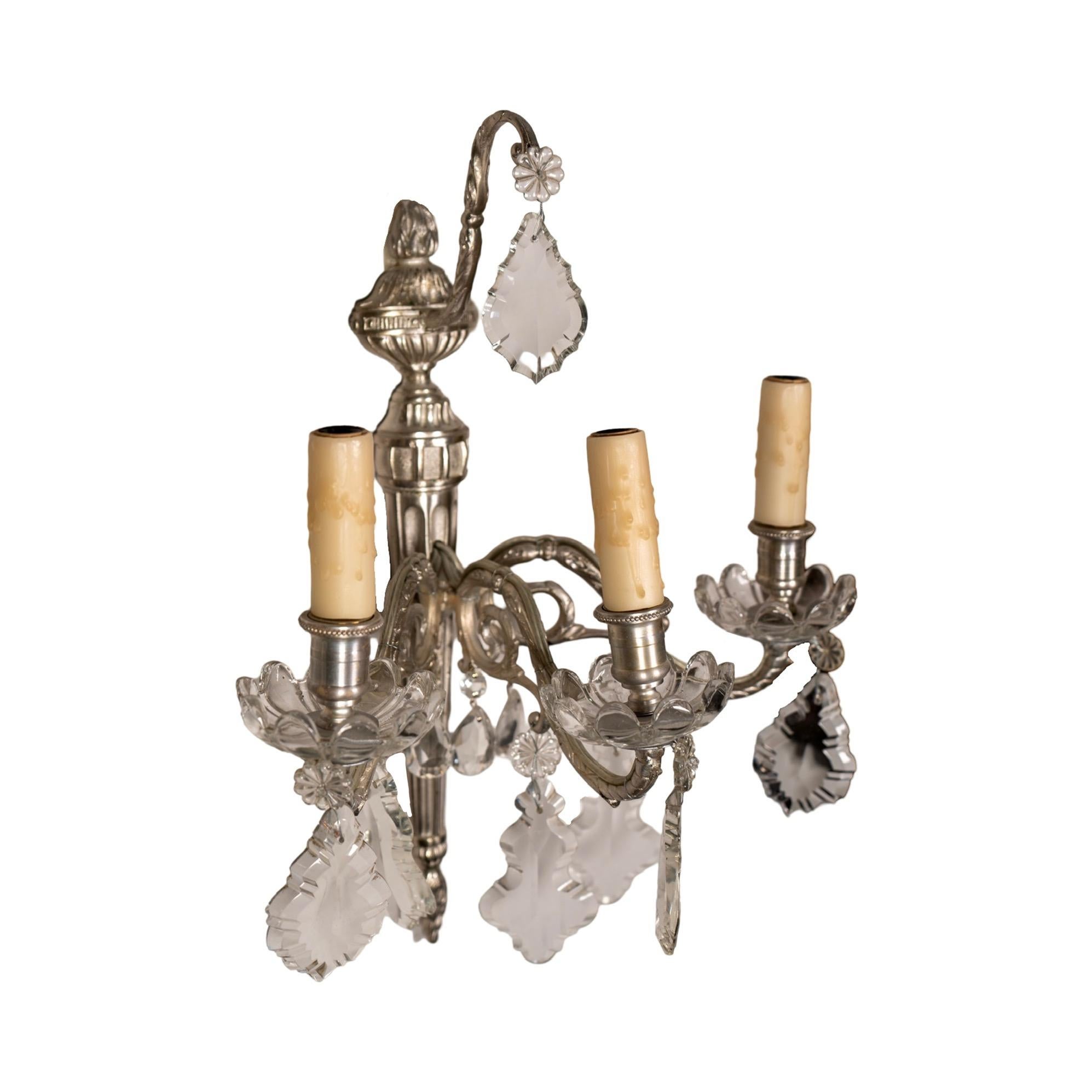 Coppia di antiche lampade da parete in argento francesi in vendita 1