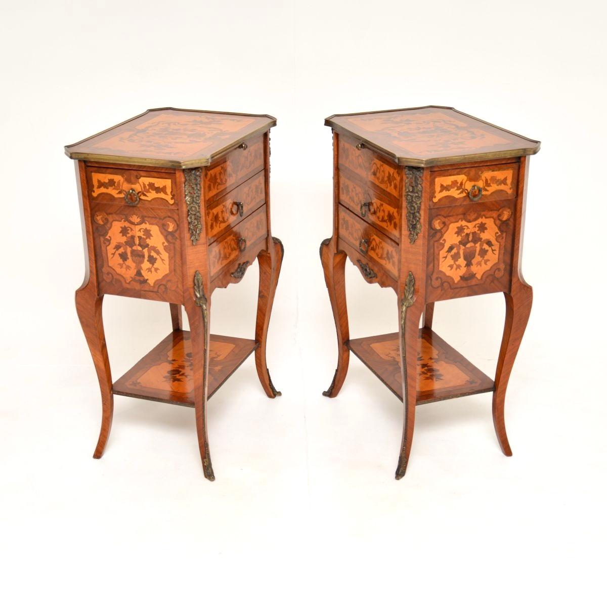 Francese Coppia di tavolini antichi in stile francese in vendita