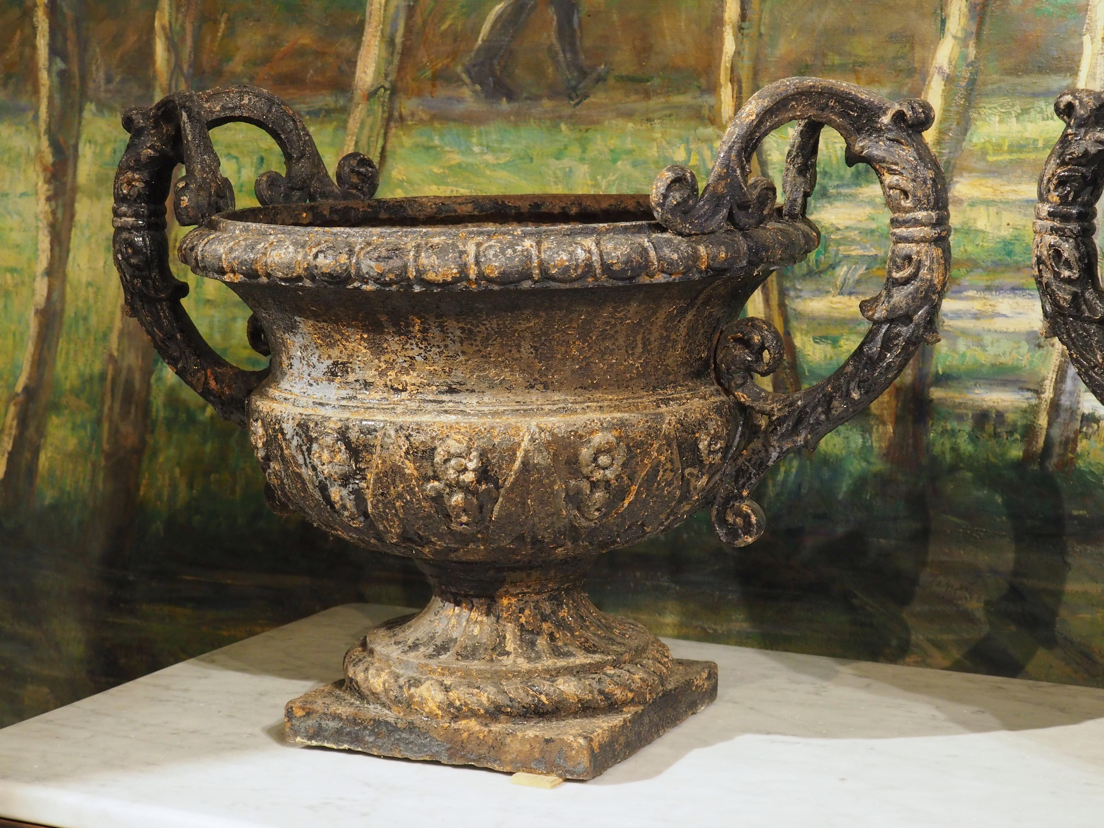Paar Antique French Val D'Osne Foundry Gusseisenvasen #250, CIRCA 1850 im Angebot 7