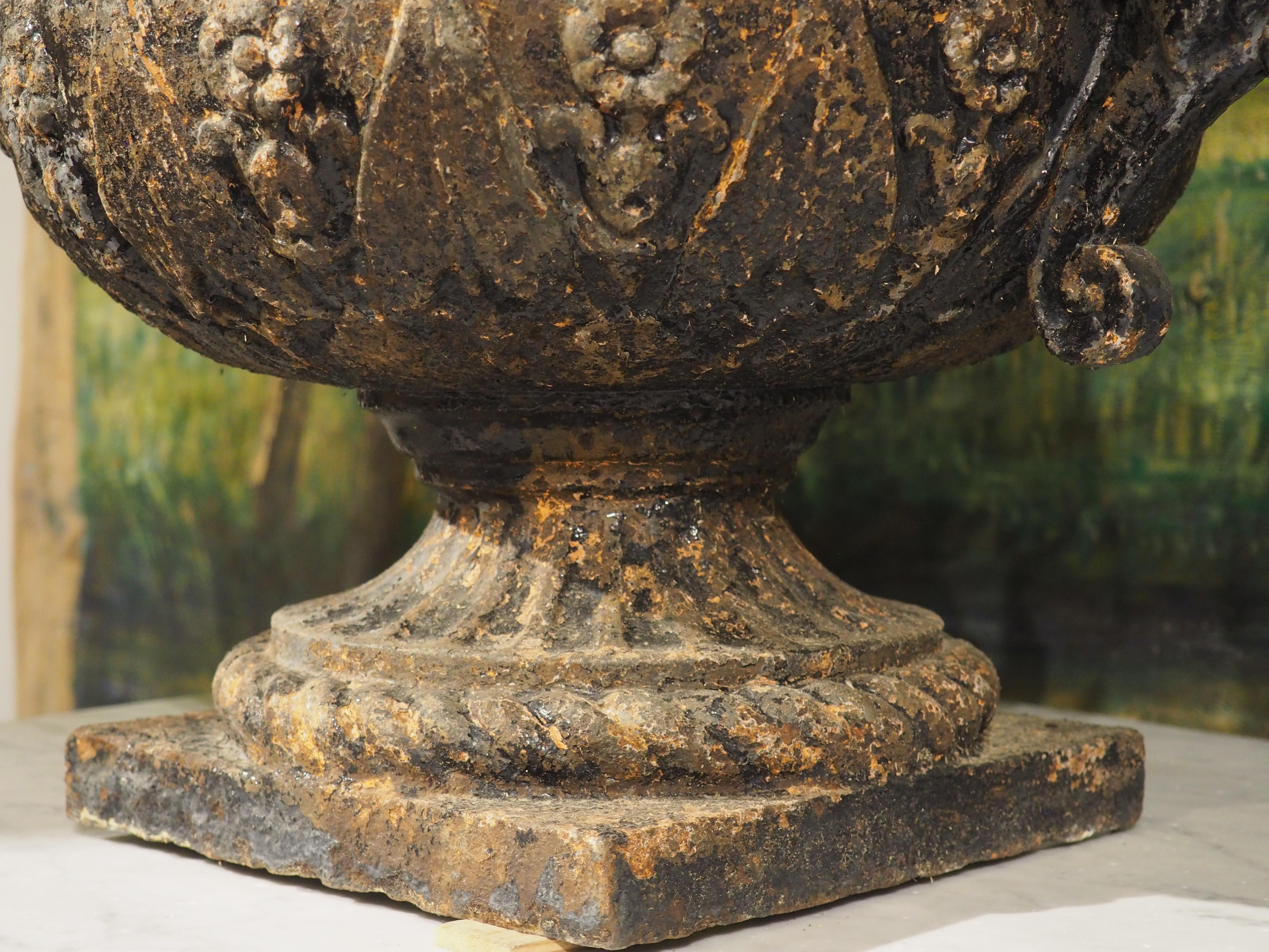 Paar Antique French Val D'Osne Foundry Gusseisenvasen #250, CIRCA 1850 im Angebot 9