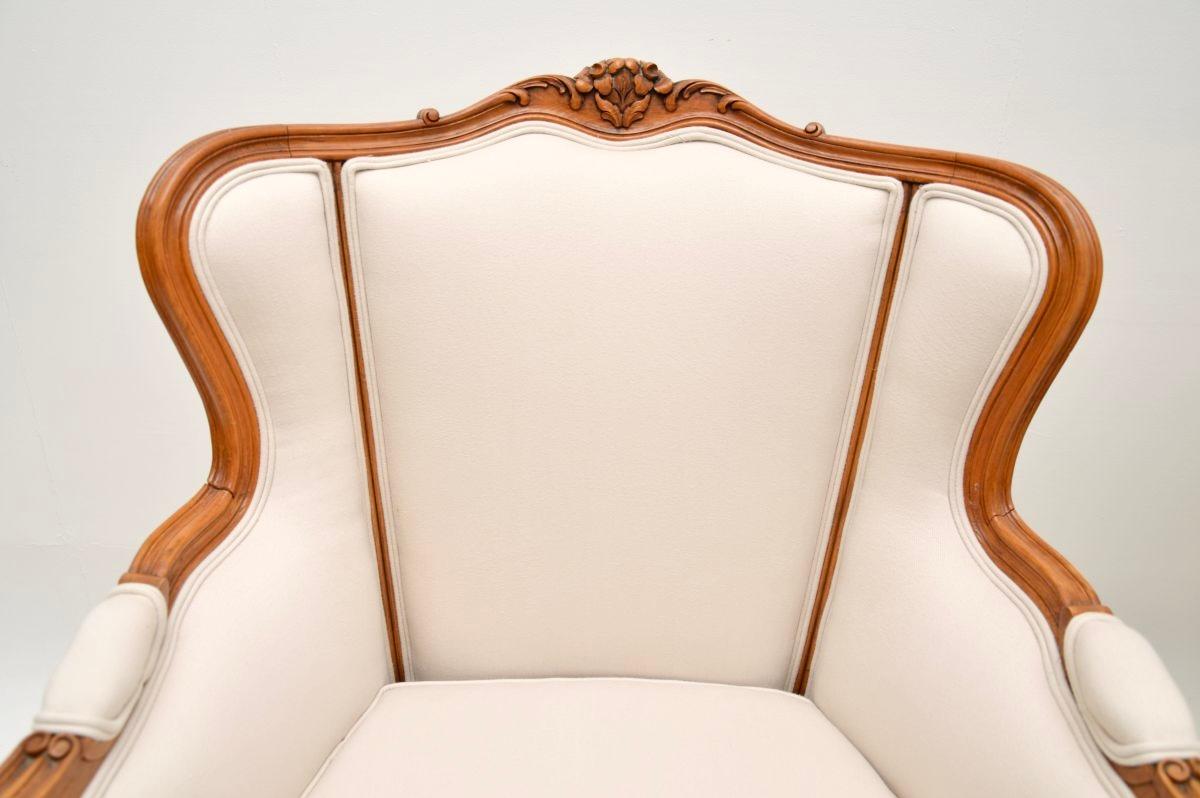 Early 20th Century Pair of Antique French Walnut Armchairs For Sale
