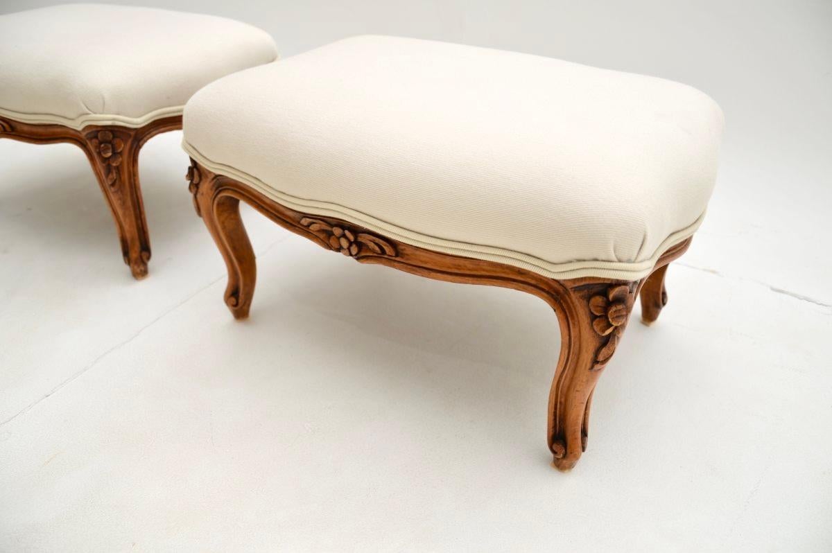 Pair of Antique French Walnut Foot Stools In Good Condition For Sale In London, GB
