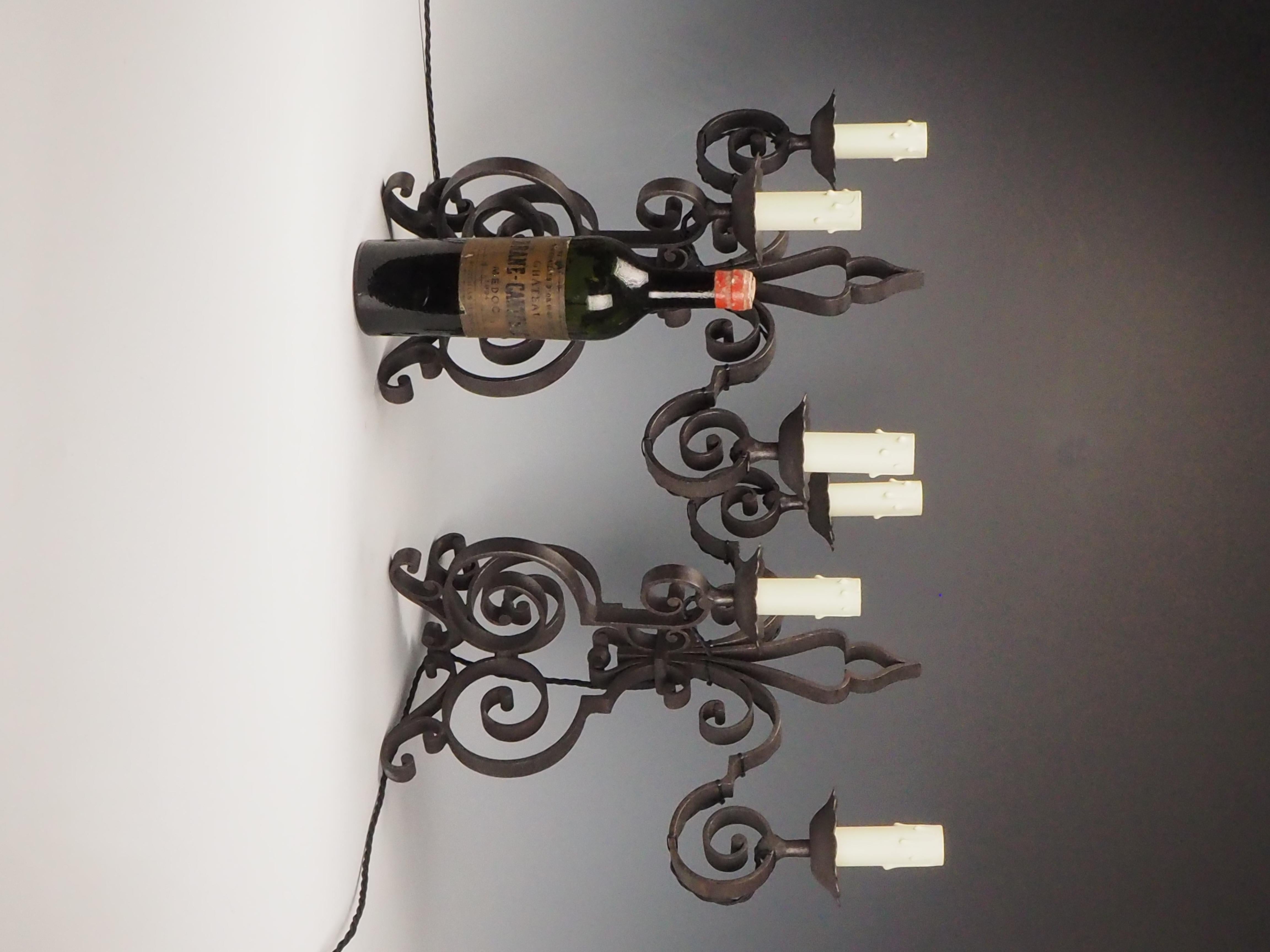 XIX secolo Coppia di lampade da camino o da credenza in ferro battuto francese - tripla luce Des in vendita