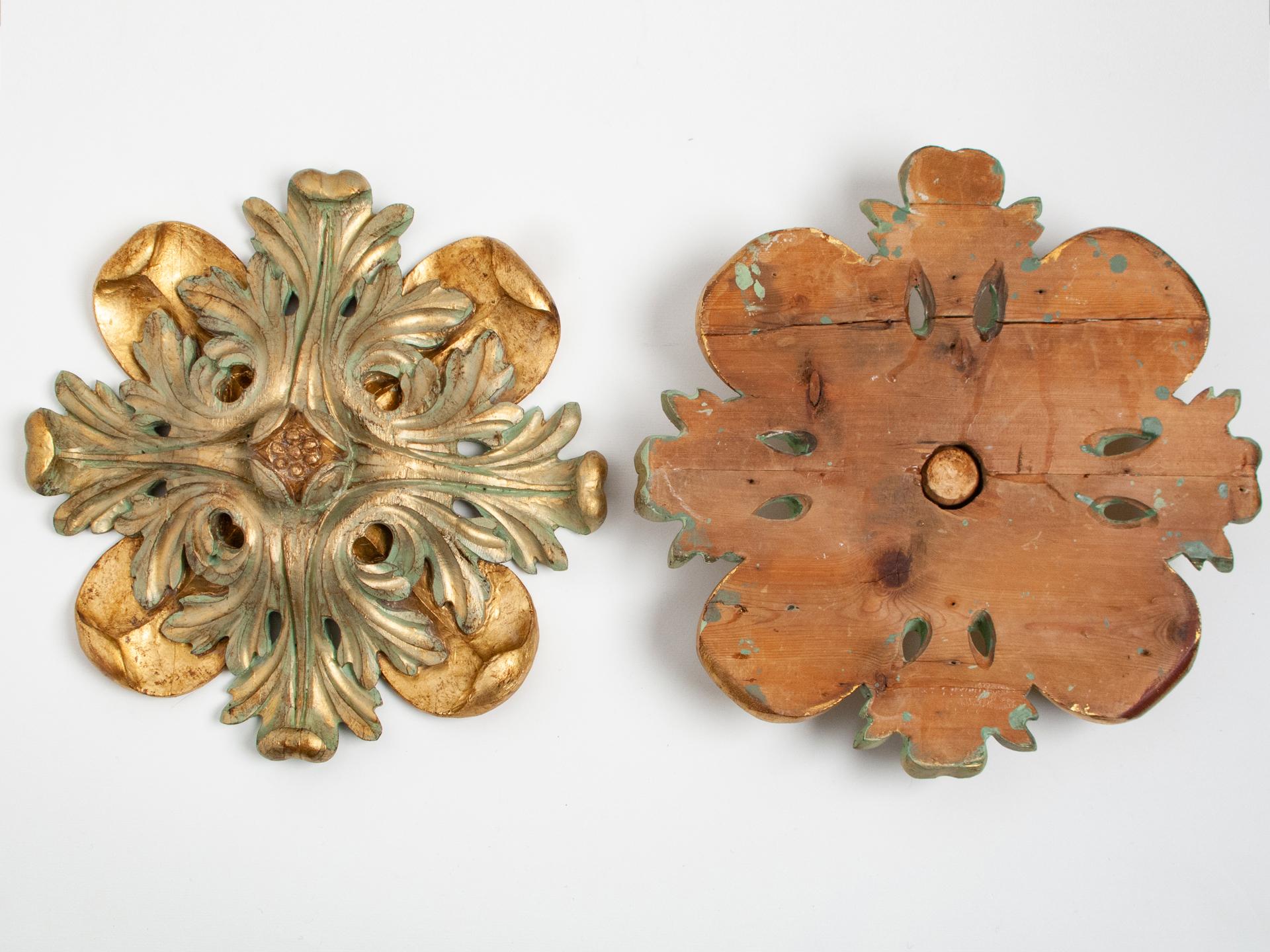 Pair of antique friezes carved in wood and lacquered pale green and gold leaf.
When I found them, I was struck by the sculpture work, but they had lost some parts of color. For many years I left them on the sidelines, then I decided to bring them