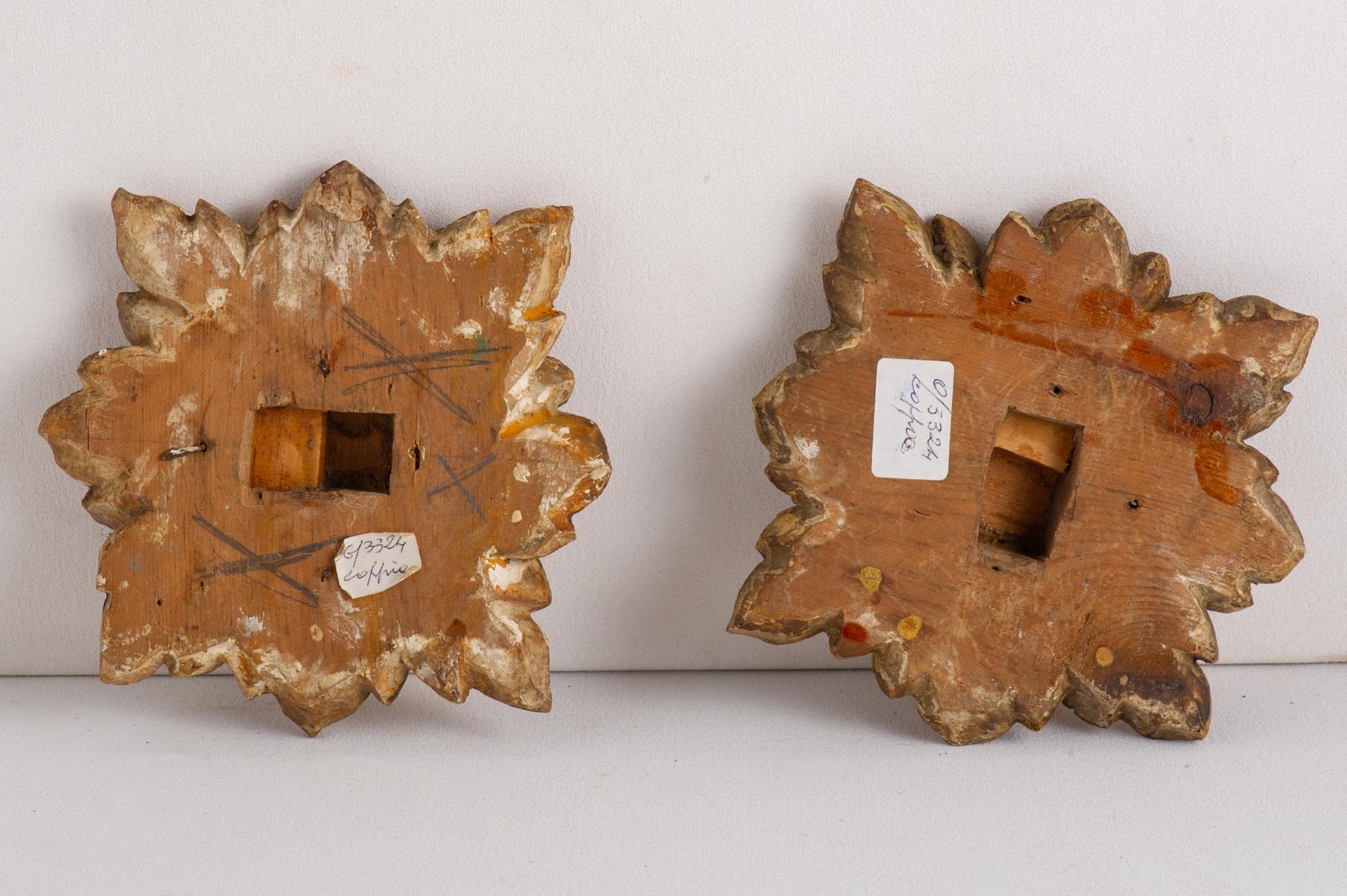 Paar antike Fries in Form einer Blume (Barock)