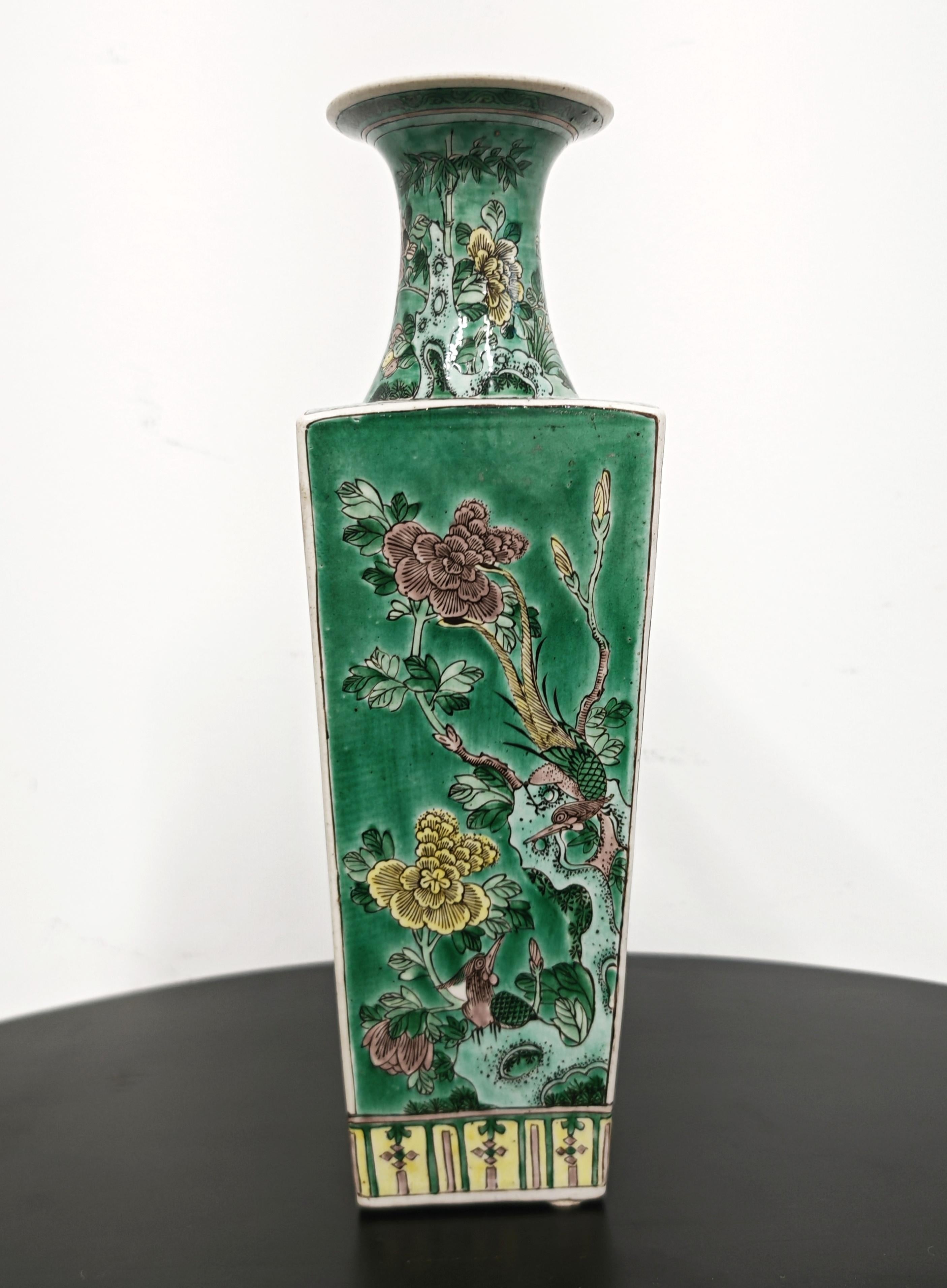 Paire de vases anciens en porcelaine Fsmille Verte à glaçure verte, Chine, 19e siècle Bon état - En vente à Beograd, RS