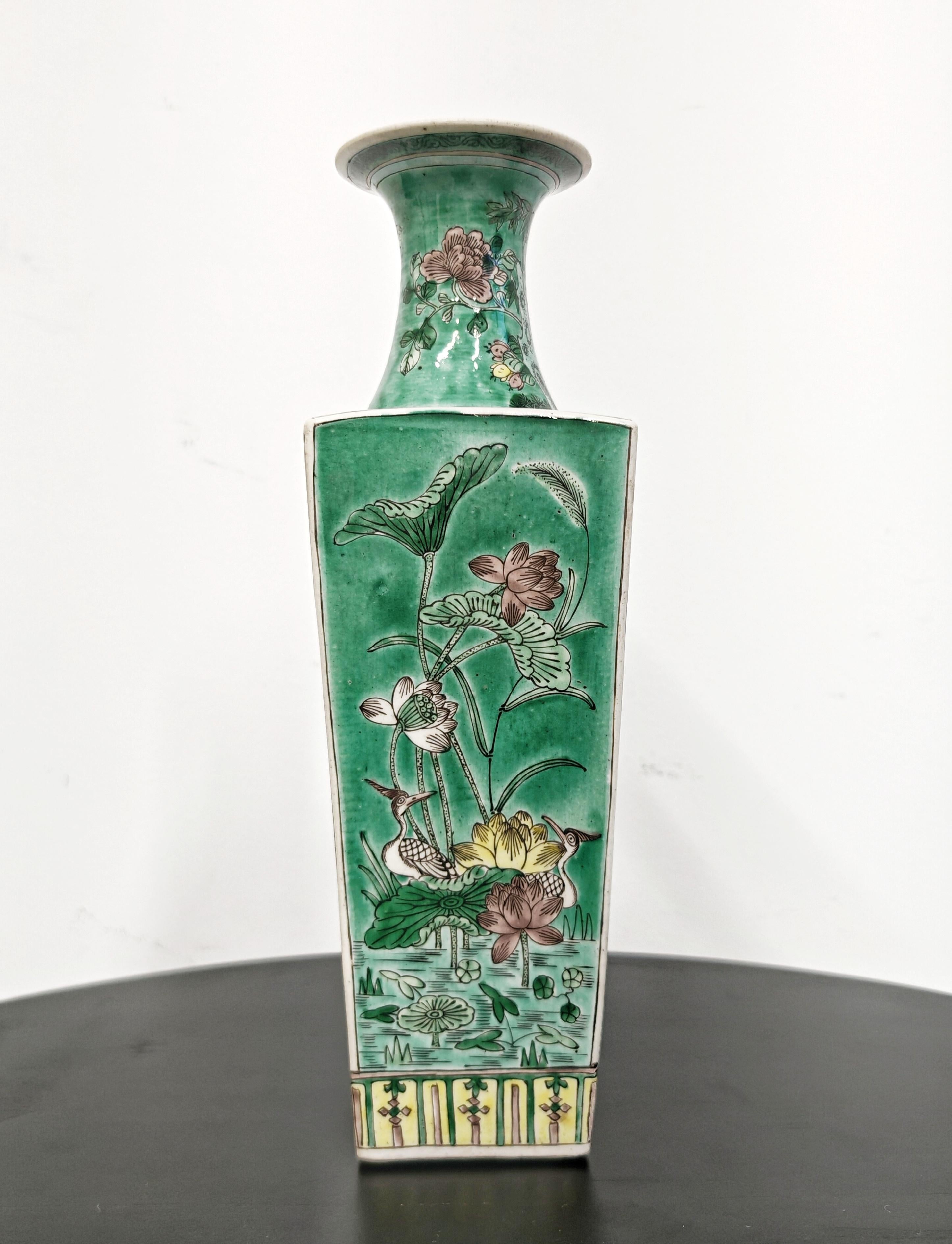 Paire de vases anciens en porcelaine Fsmille Verte à glaçure verte, Chine, 19e siècle en vente 2