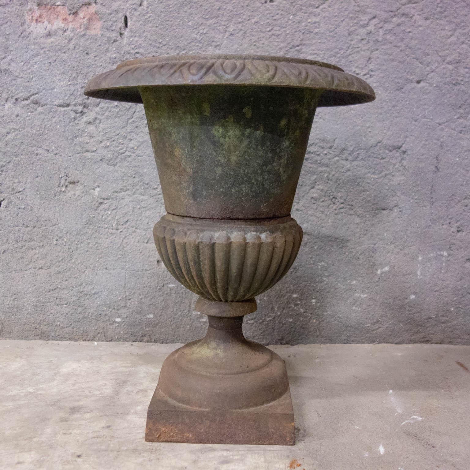 Pair of Antique Garden Vases, Cast Iron For Sale 4