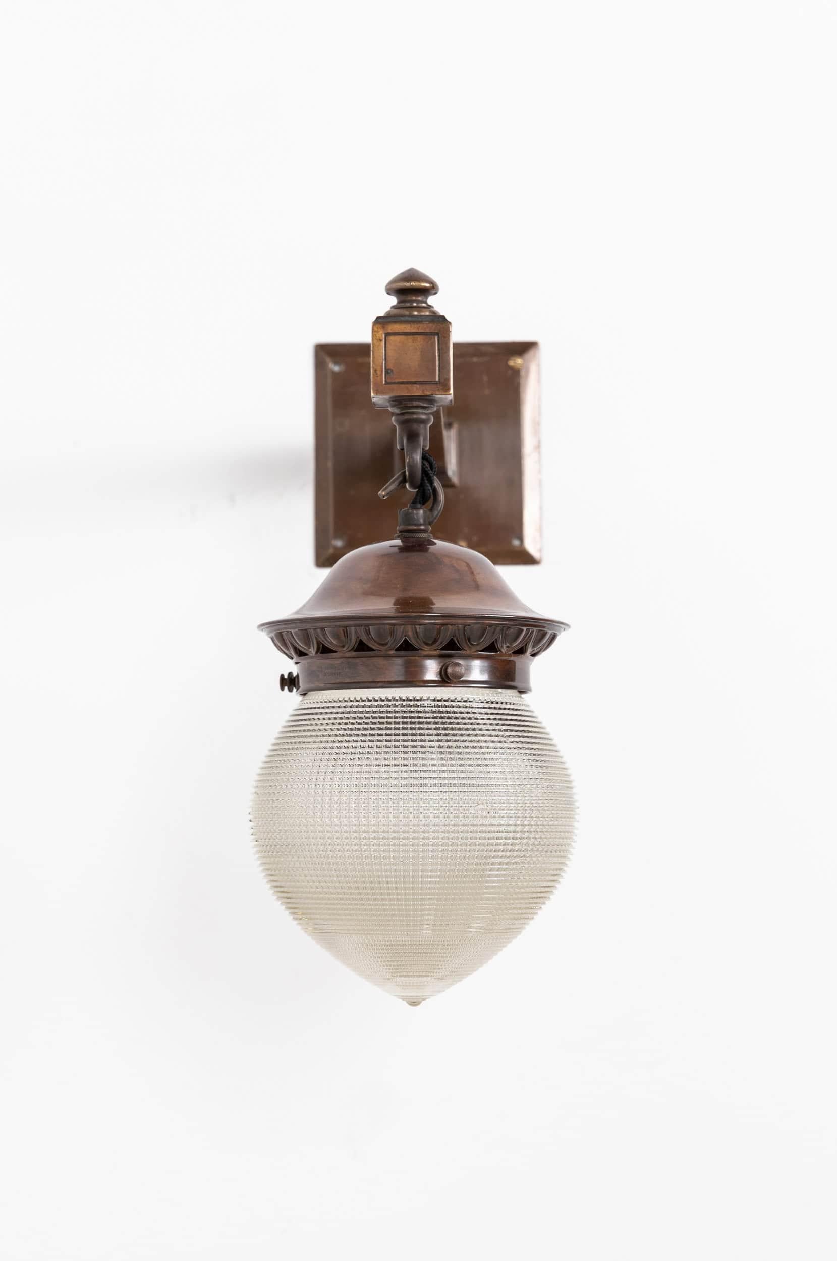 Pair of Antique GEC / Holophane Prismatic Glass and Brass Wall Lamps, c.1920 In Fair Condition For Sale In London, GB