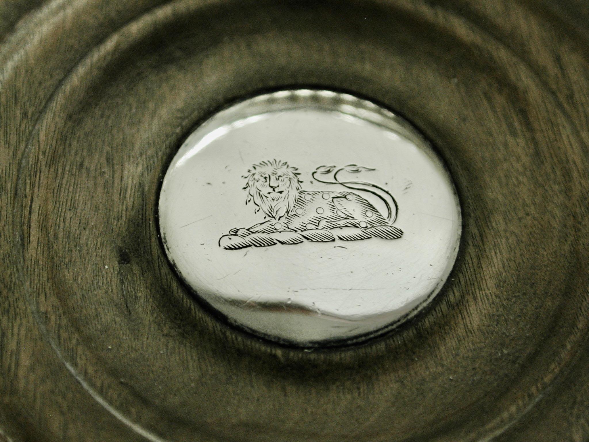Paar antike George 1V Silver Wein Untersetzer datiert 1821 S C Younge Sheffield (Frühes 19. Jahrhundert) im Angebot