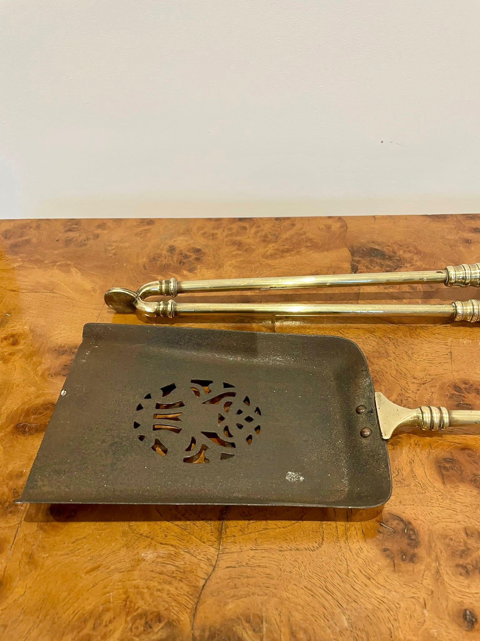 Inizio XIX secolo Coppia di antichi ferri da stiro in ottone di Giorgio III in vendita
