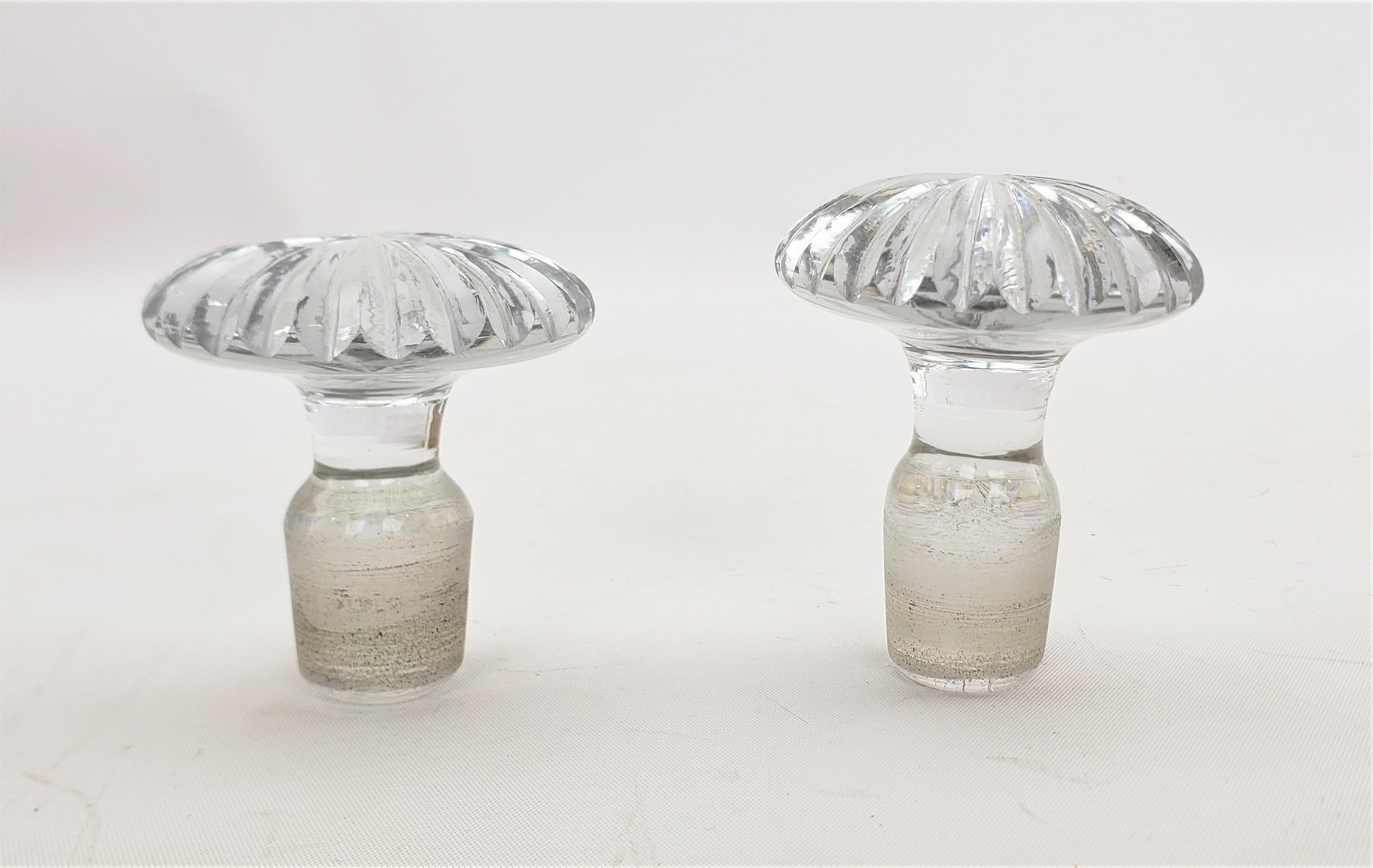 Pair of Antique George III Glass Decanters with 3 Neck Rings & Mushroom Stoppers For Sale 3