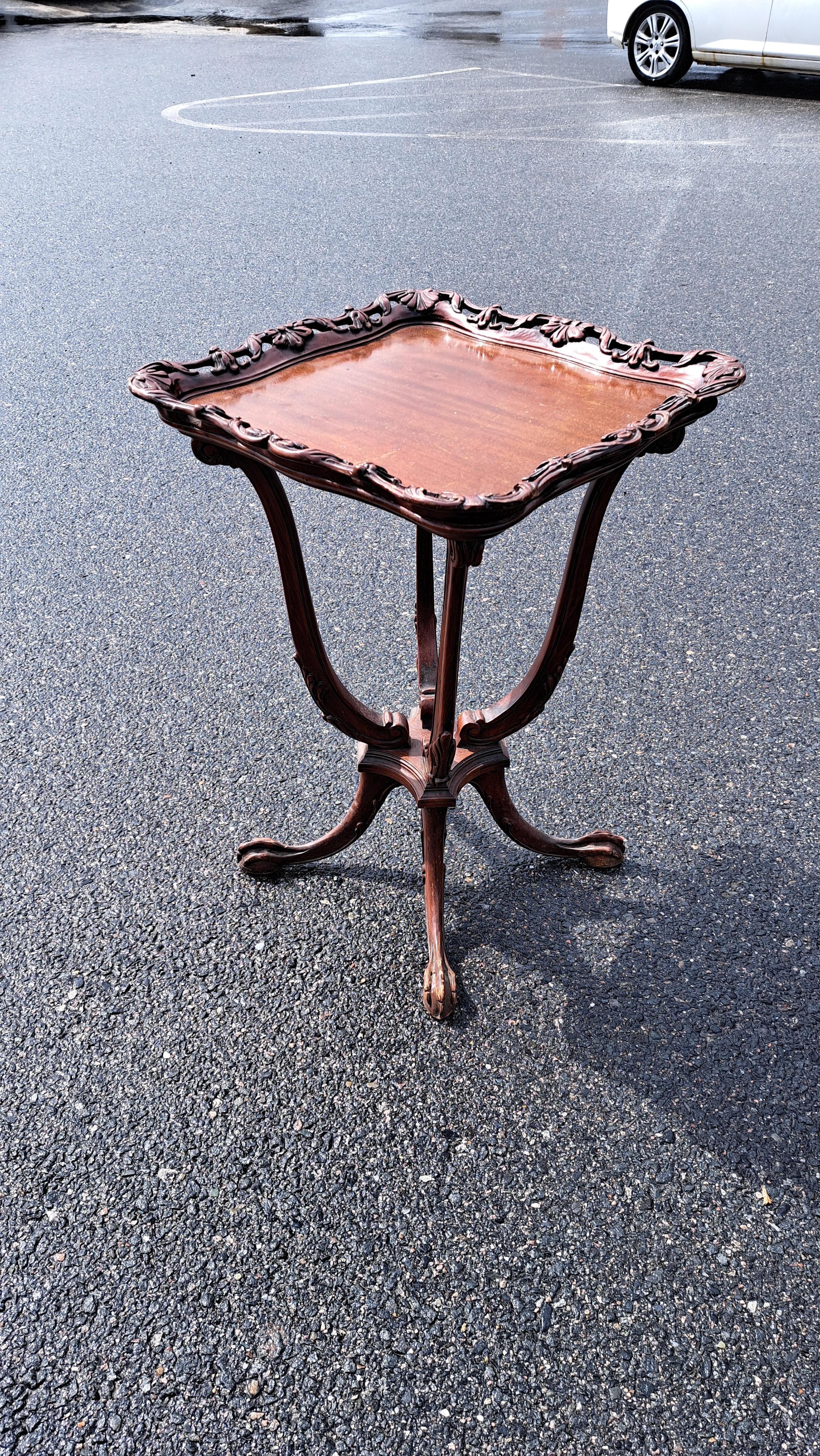 English Pair of Antique George III Style Carved Mahogany Paw Feet Side Tables For Sale