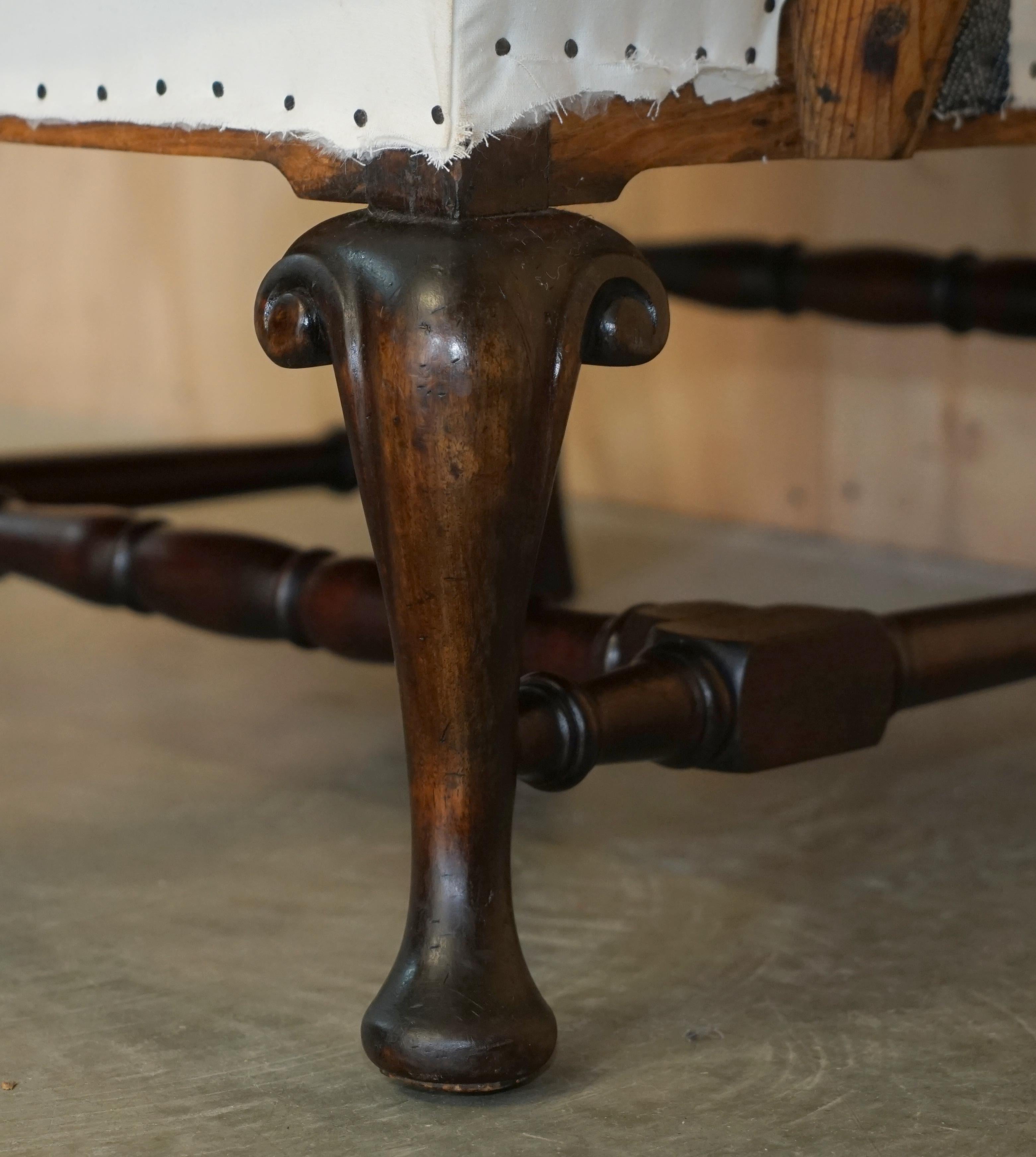 Paire de fauteuils géorgiens anciens déconstruits à dossier à oreilles William Morris en vente 4