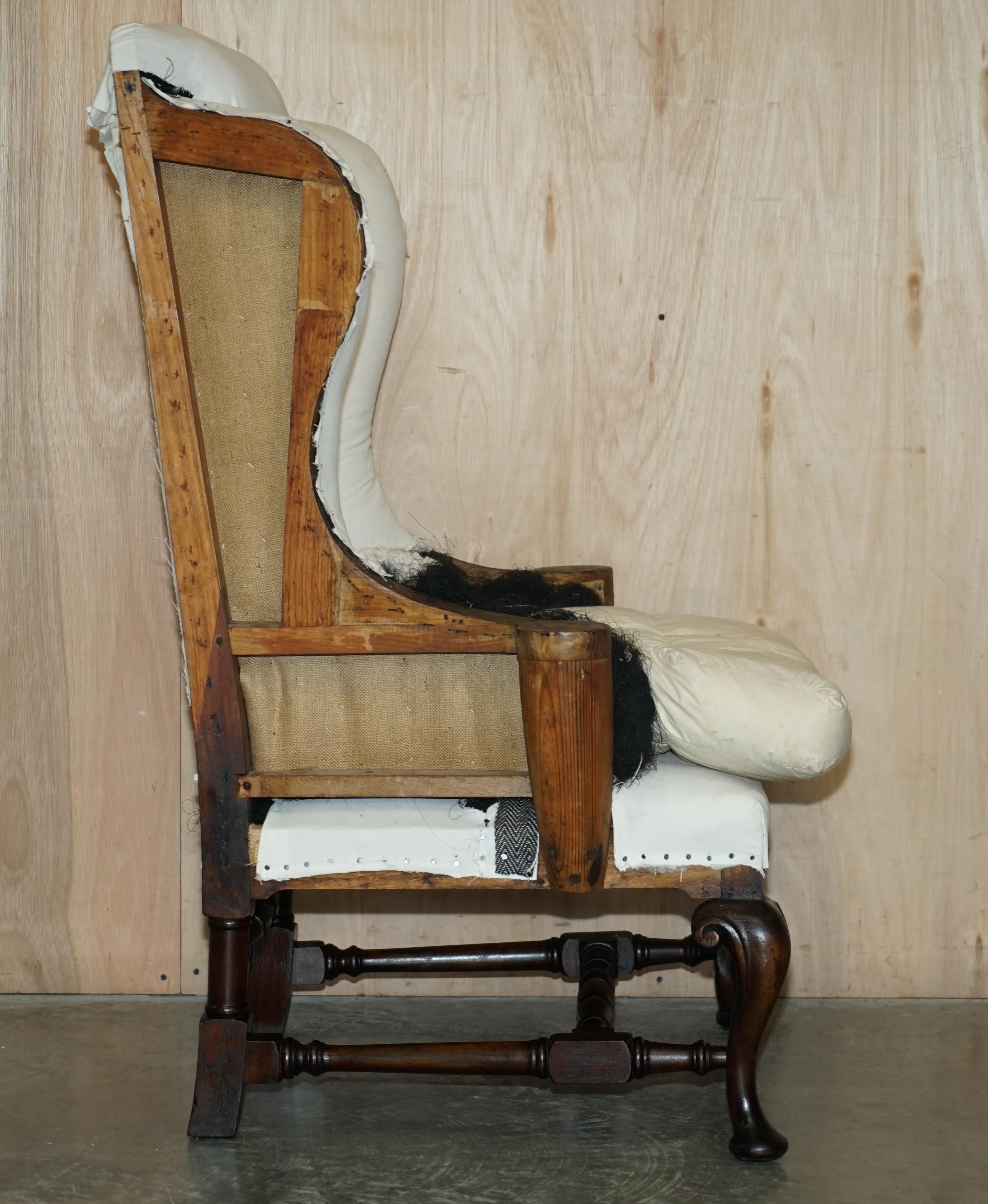 Paire de fauteuils géorgiens anciens déconstruits à dossier à oreilles William Morris en vente 7