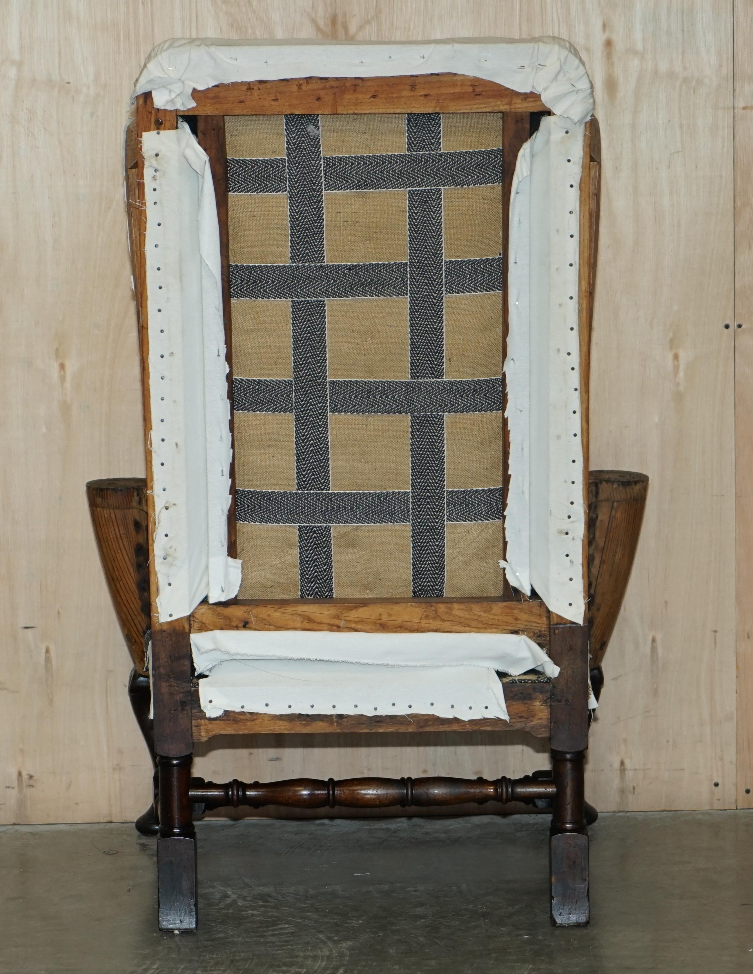 Paire de fauteuils géorgiens anciens déconstruits à dossier à oreilles William Morris en vente 12