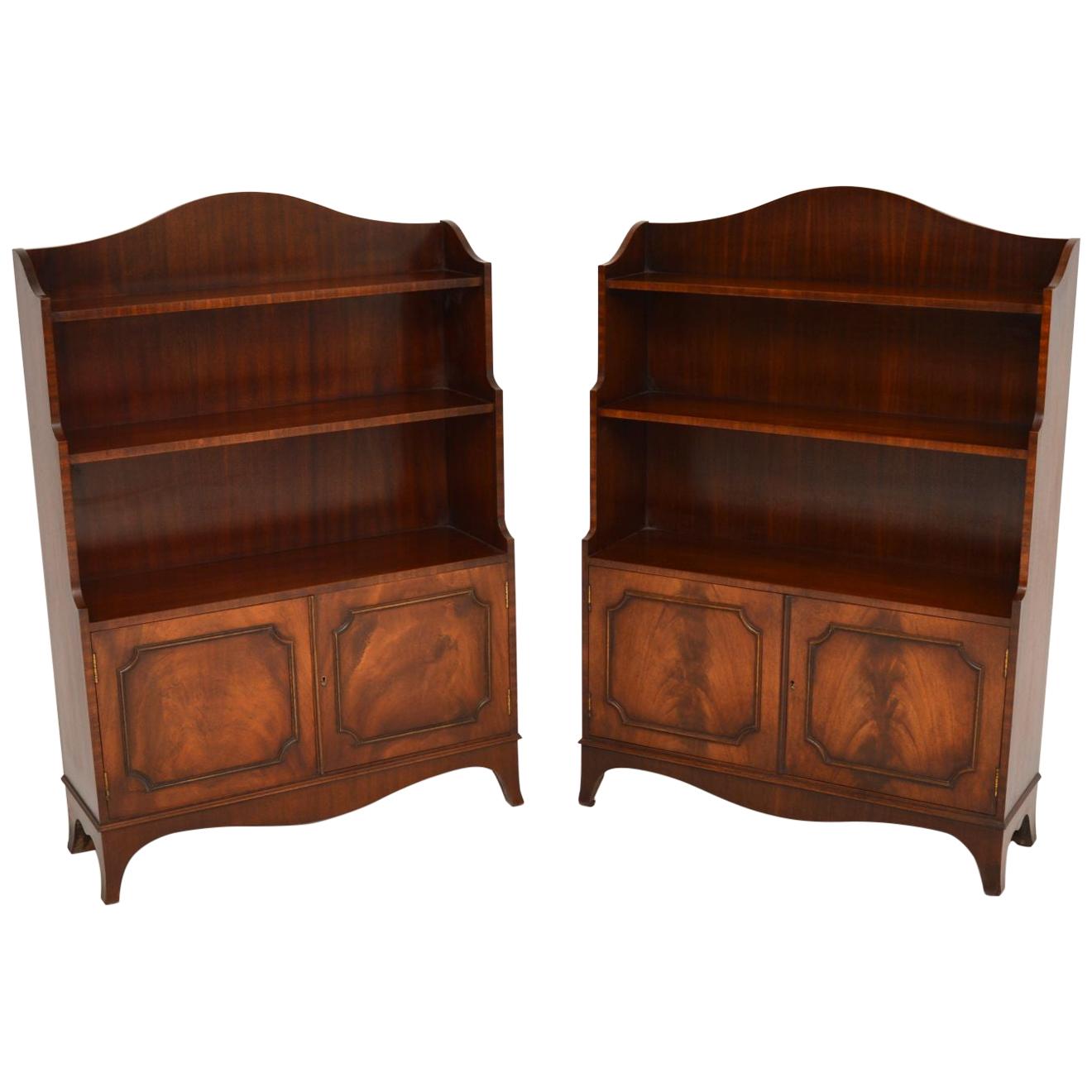 Pair of French OffWhite Painted and Red Felt Lined Bookcases at 1stDibs