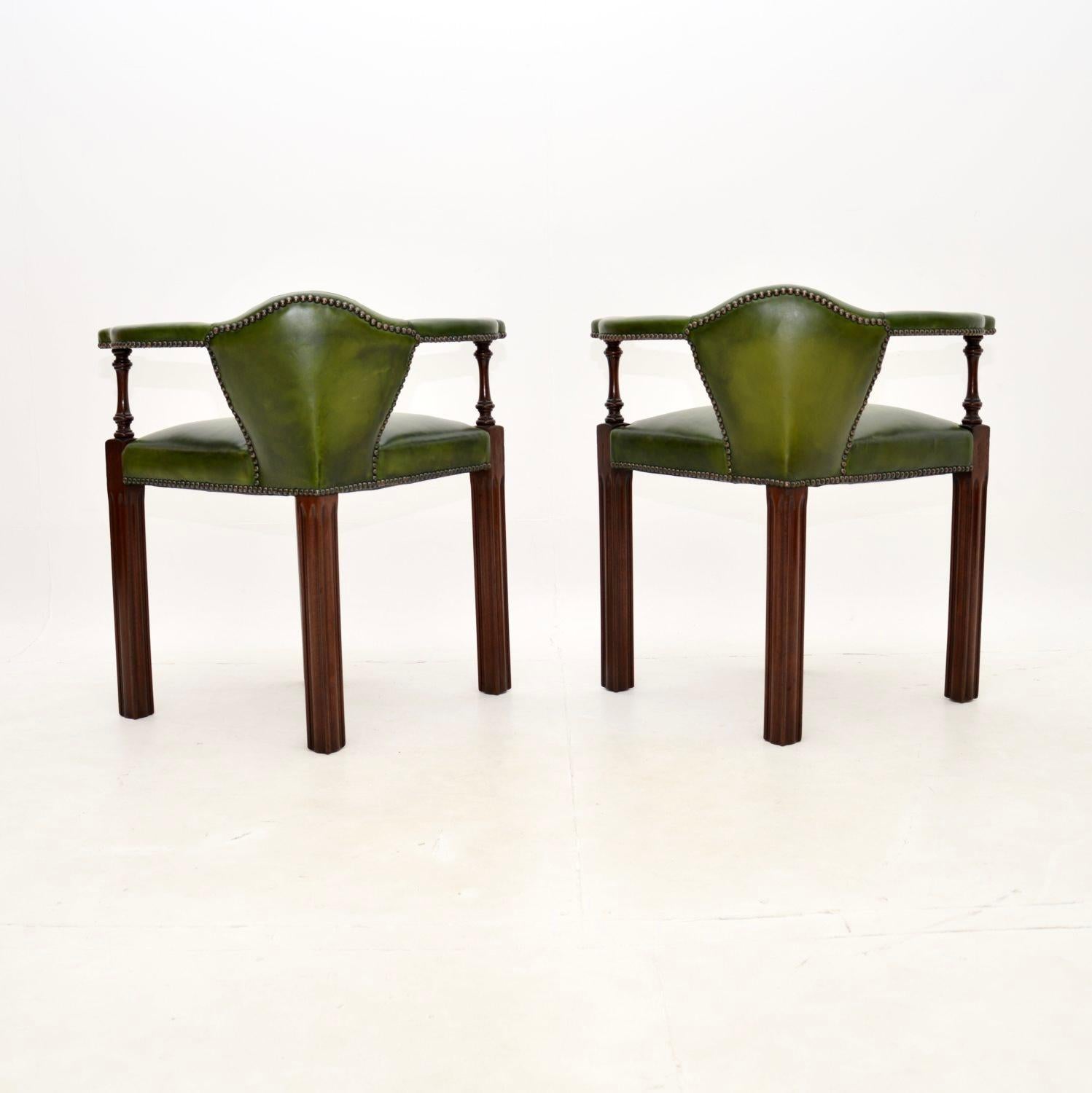 Pair of Antique Georgian Style Armchairs In Good Condition For Sale In London, GB