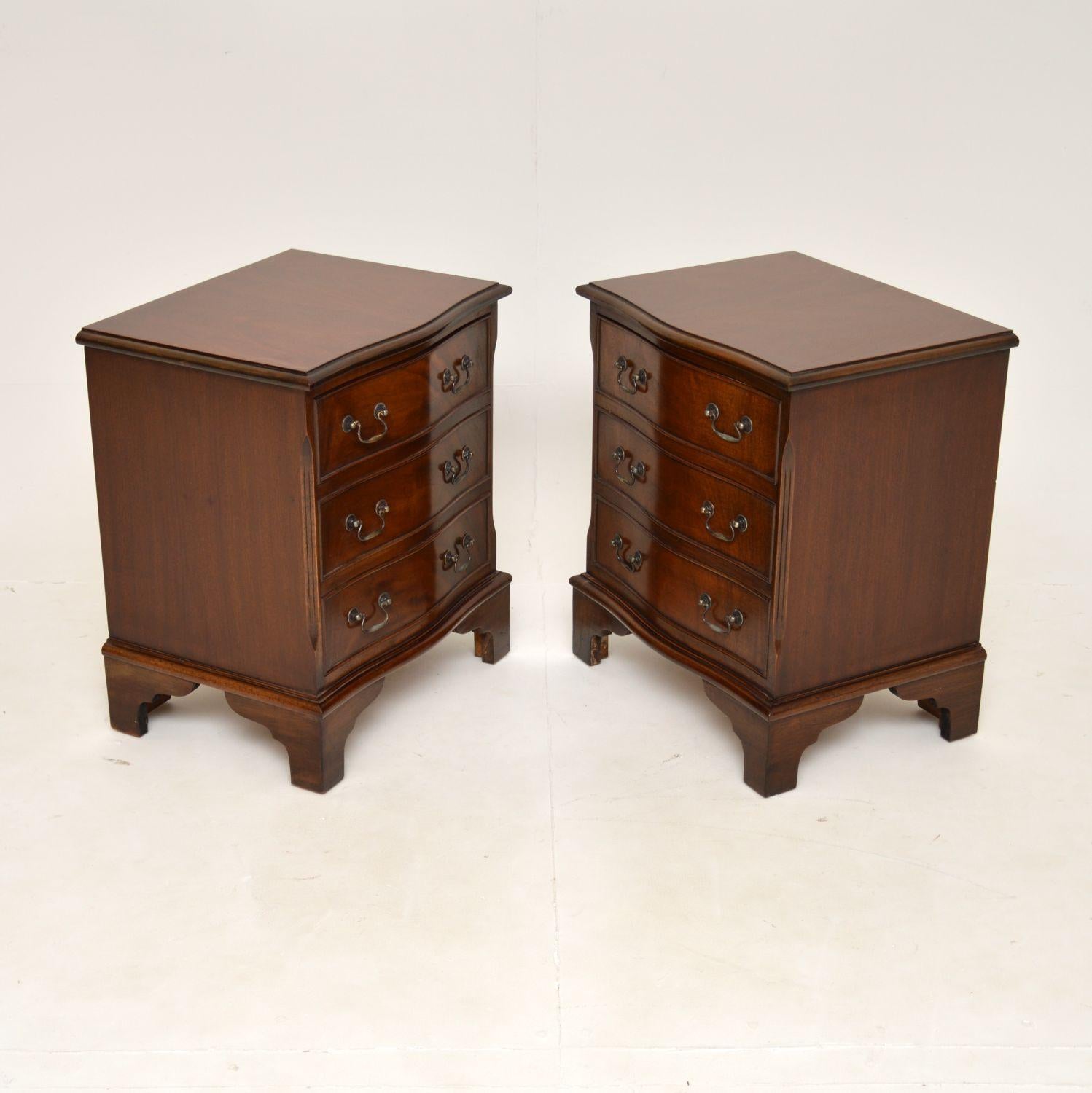 Pair of Antique Georgian Style Bedside Chests 2