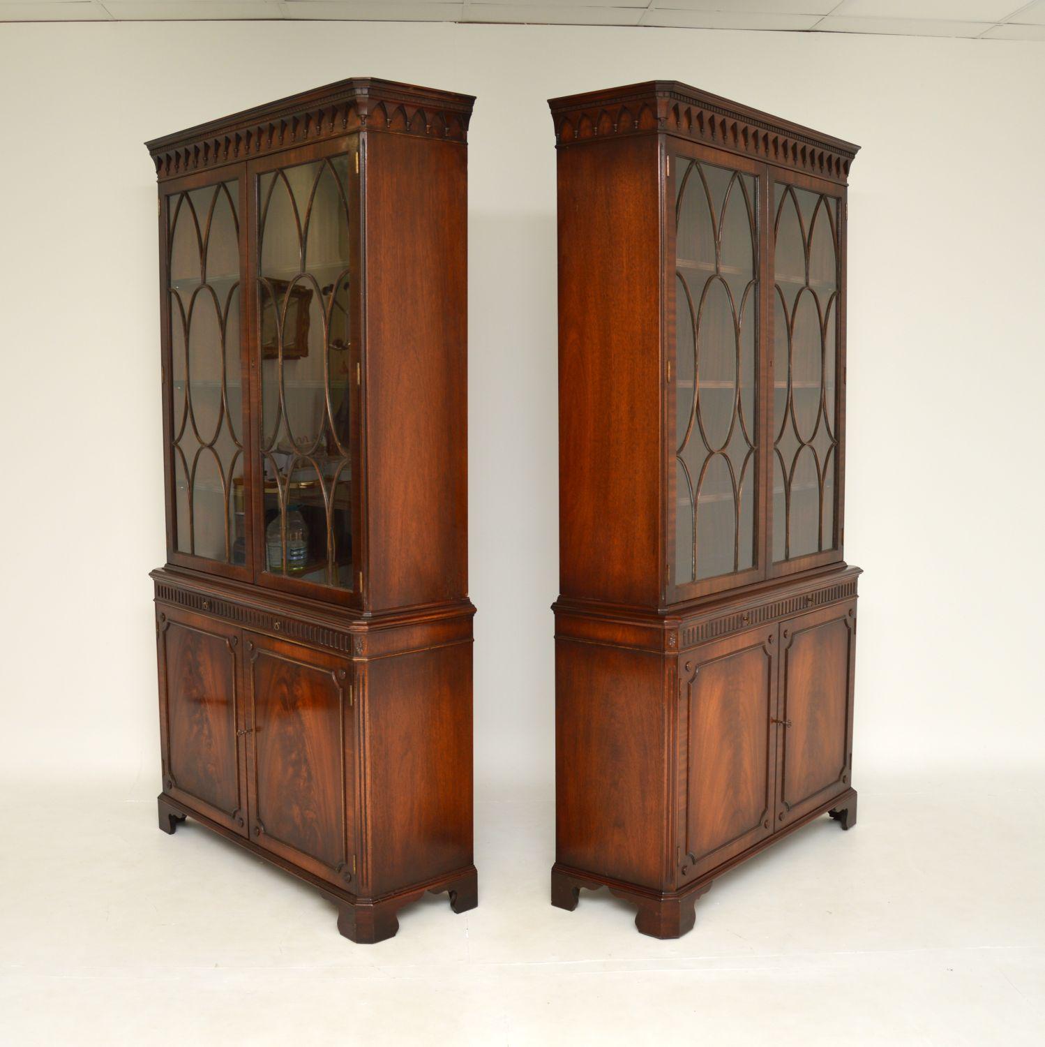 Pair of Antique Georgian Style Bookcases In Good Condition In London, GB
