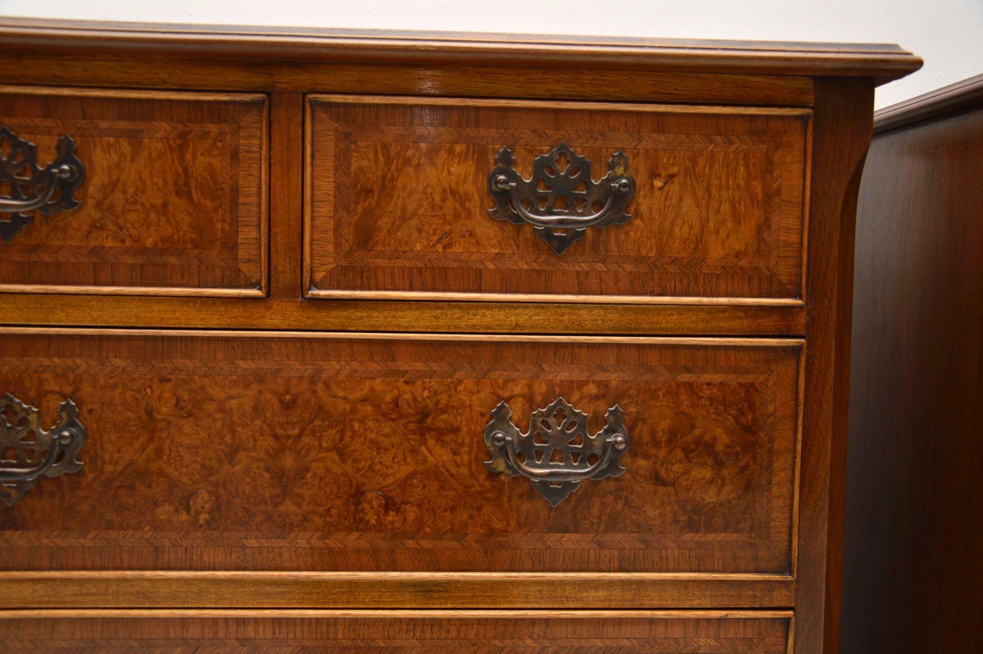 Pair of Antique Georgian Style Burr Walnut Chest of Drawers In Good Condition In London, GB