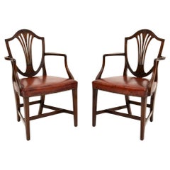 Paire d'anciens fauteuils Carver de style géorgien