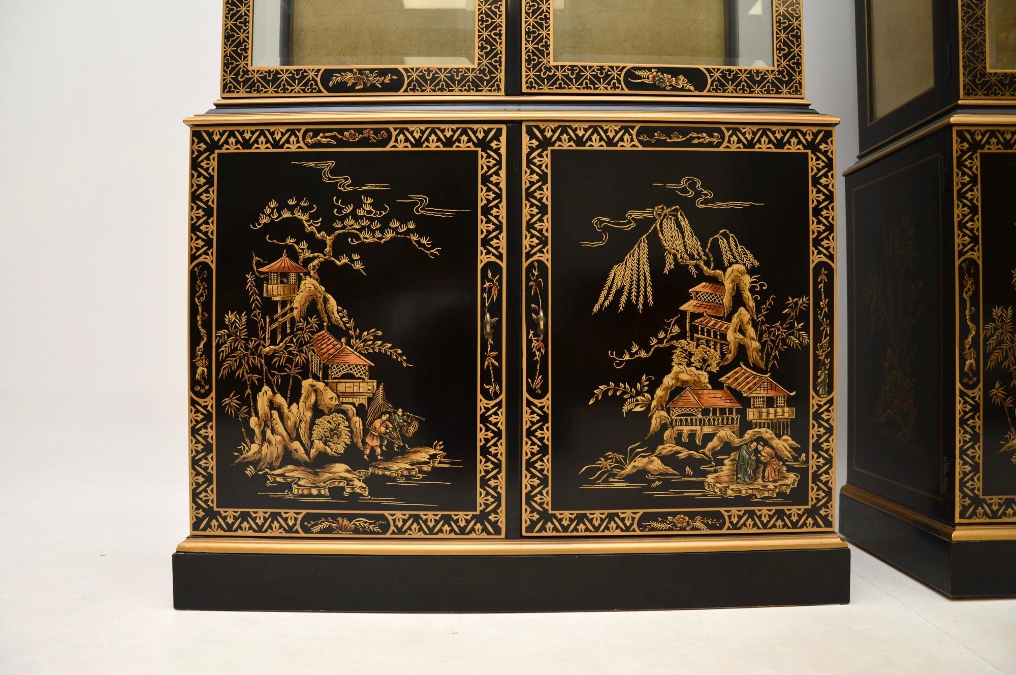 Pair of Antique Georgian Style Lacquered Chinoiserie Bookcases 6
